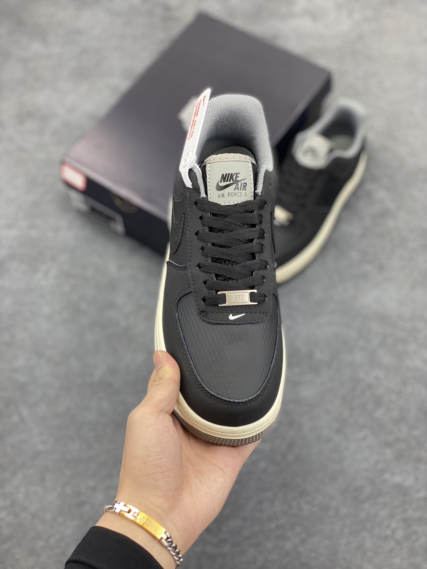 图片[2]-Nike Air Force 1 Low 07 \”Dark Pewter\” 黑 原楦头原纸板 打造纯正低帮空军版型 专注外贸渠道 全掌内置蜂窝气垫 原盒配件 原厂中底钢印、拉帮完美 货号：FZ5225-001 尺码：36 36.5 37.5 38 38.5 39 40 40.5 41 42 42.5 43 44 44.5 45-选品中心