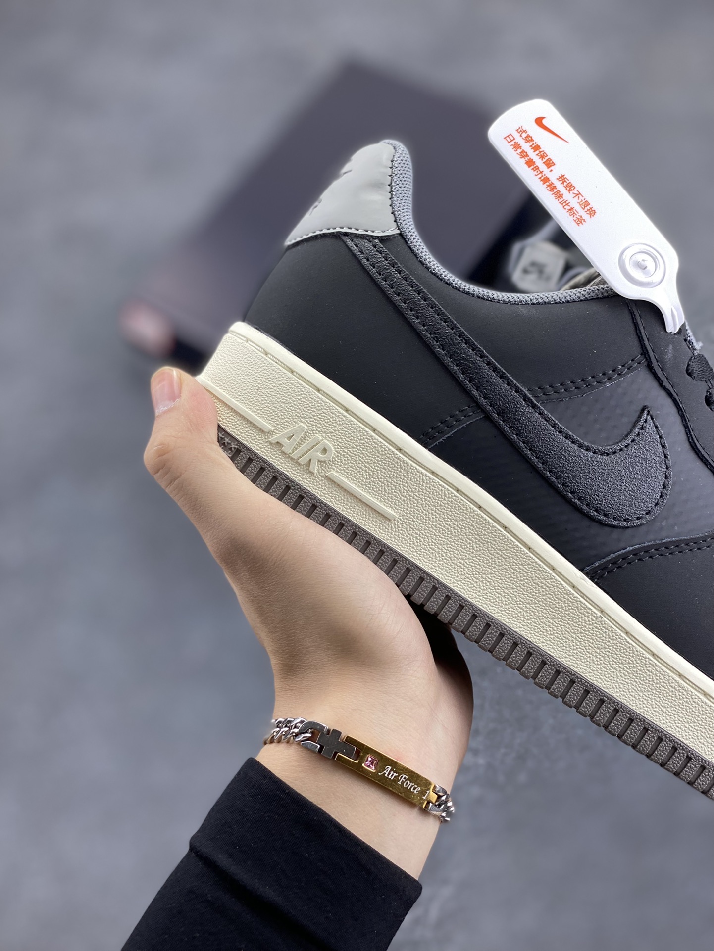 图片[6]-Nike Air Force 1 Low 07 \”Dark Pewter\” 黑 原楦头原纸板 打造纯正低帮空军版型 专注外贸渠道 全掌内置蜂窝气垫 原盒配件 原厂中底钢印、拉帮完美 货号：FZ5225-001 尺码：36 36.5 37.5 38 38.5 39 40 40.5 41 42 42.5 43 44 44.5 45-选品中心