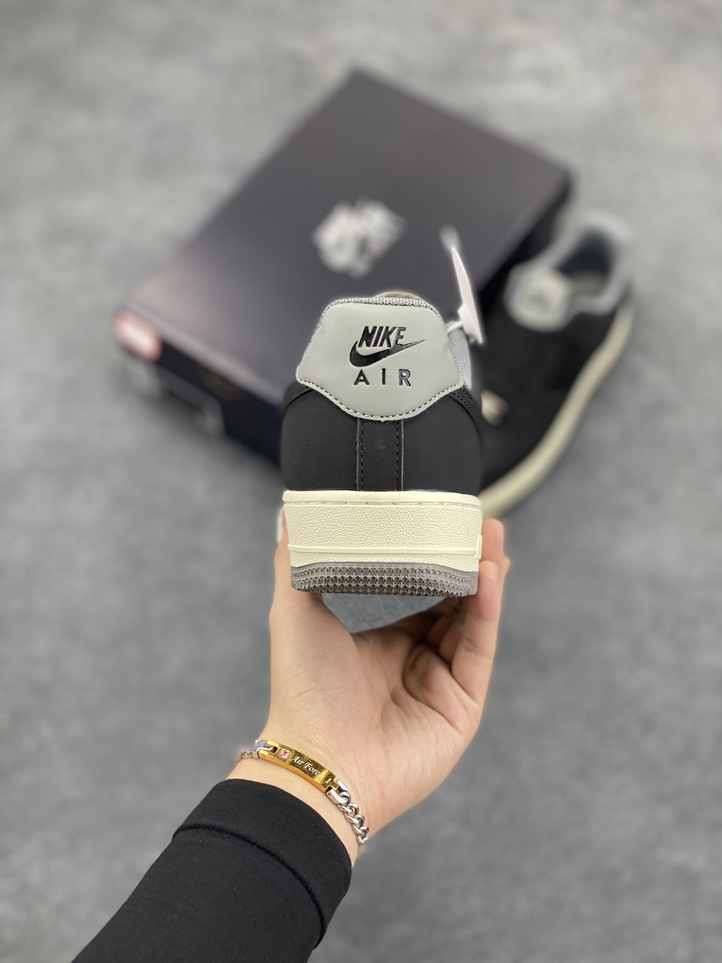 图片[4]-Nike Air Force 1 Low 07 \”Dark Pewter\” 黑 原楦头原纸板 打造纯正低帮空军版型 专注外贸渠道 全掌内置蜂窝气垫 原盒配件 原厂中底钢印、拉帮完美 货号：FZ5225-001 尺码：36 36.5 37.5 38 38.5 39 40 40.5 41 42 42.5 43 44 44.5 45-选品中心