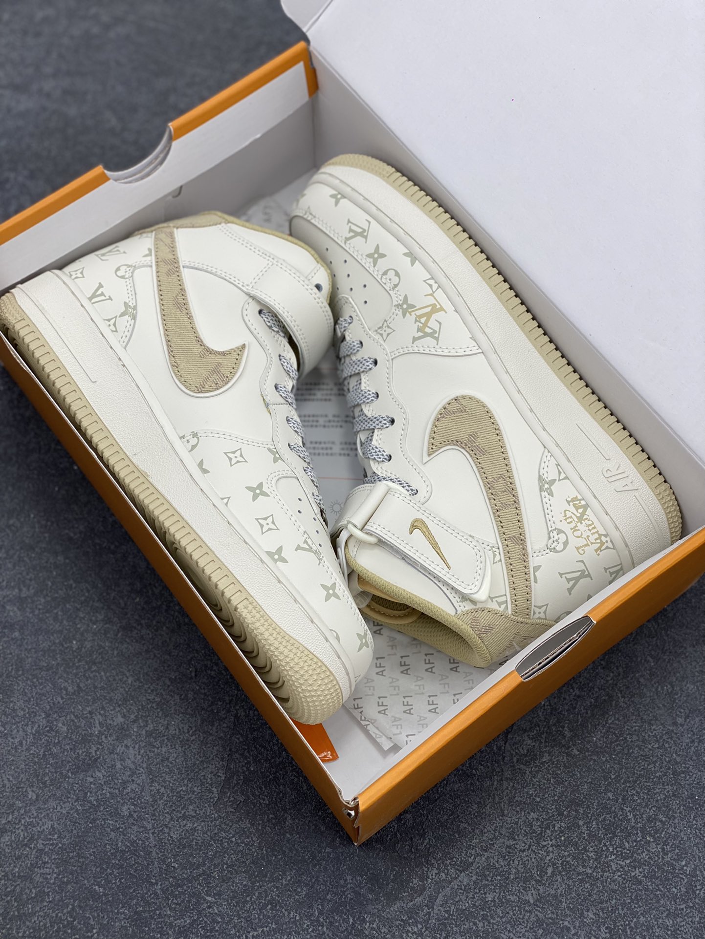 图片[9]-NIke Air Force 1 \’07 Low “LV联名–浅黄牛仔暗夜精灵”空军一号 中帮 运动鞋 休闲鞋 折边针车 工艺难度大 原楦头原纸板 原装鞋盒 定制五金配件 内置全掌气垫 原厂鞋底 货号：DV9988-600 尺码：36 36.5 37.5 38 38.5 39 40 40.5 41 42 42.5 43 44 44.5 45-选品中心