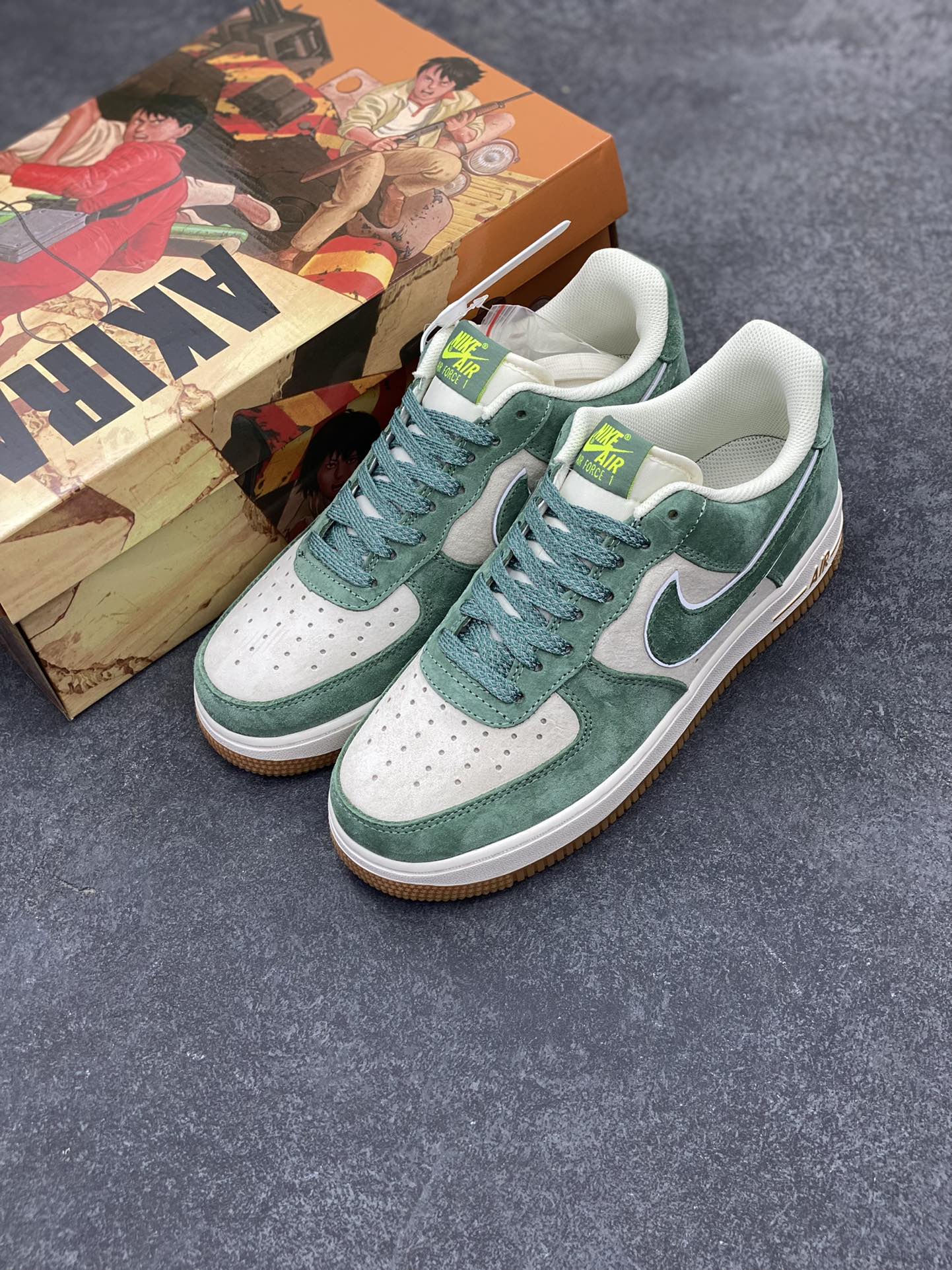 图片[8]-AKIRA×Nike Air Force 1 Low ’07 米绿麂皮 配色 头成麂皮 满天星配色 空军一号低帮休闲板鞋 原厂麂皮 原楦原纸板 纯正版型 正品NFC感应芯片 高清洁度 内置全掌气垫 货号：CV0820-405 尺码：36 36.5 37.5 38 38.5 39 40 40.5 41 42 42.5 43 44 44.5 45-选品中心