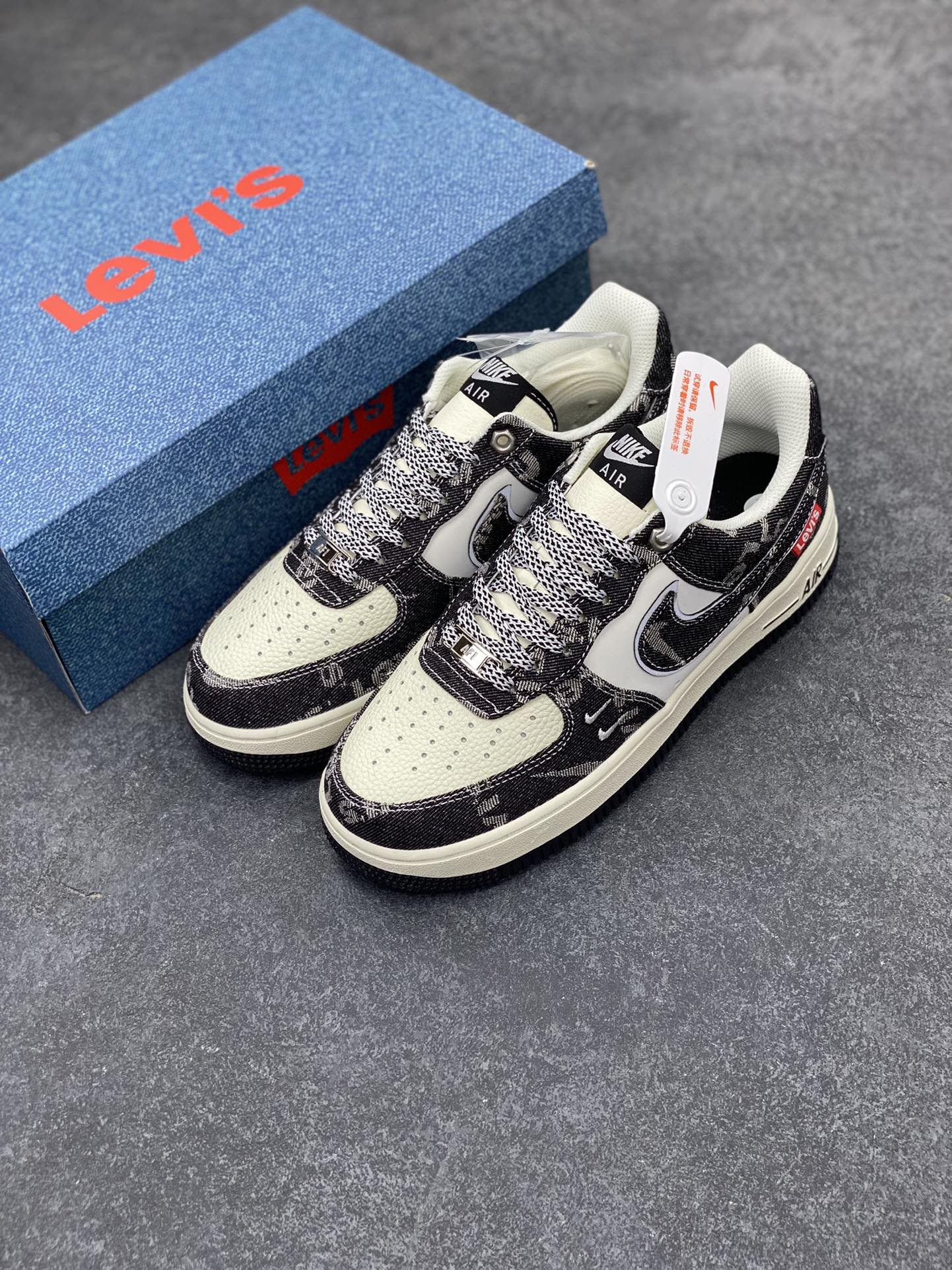 图片[8]-NIke Air Force 1 \’07 Low “李维斯联名–双勾米黑”空军一号 低帮 运动鞋 休闲鞋 折边针车 工艺难度大 原楦头原纸板 原装鞋盒 定制五金配件 内置全掌气垫 原厂鞋底 货号：SJ6698-001 尺码：36 36.5 37.5 38 38.5 39 40 40.5 41 42 42.5 43 44 44.5 45-选品中心