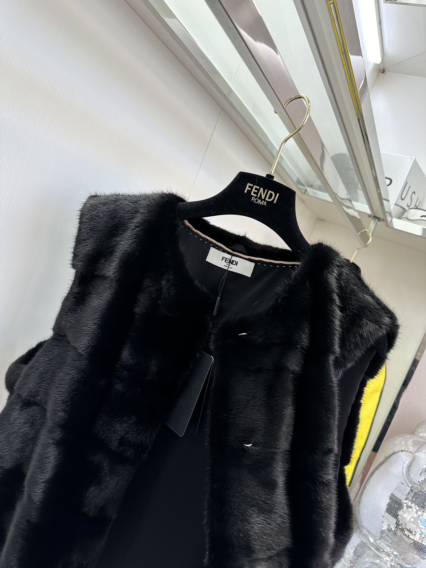 Luxurious Copenhagen-Class Purple Mink Suit with Dustproof Bags – F*NDI - 图片 4