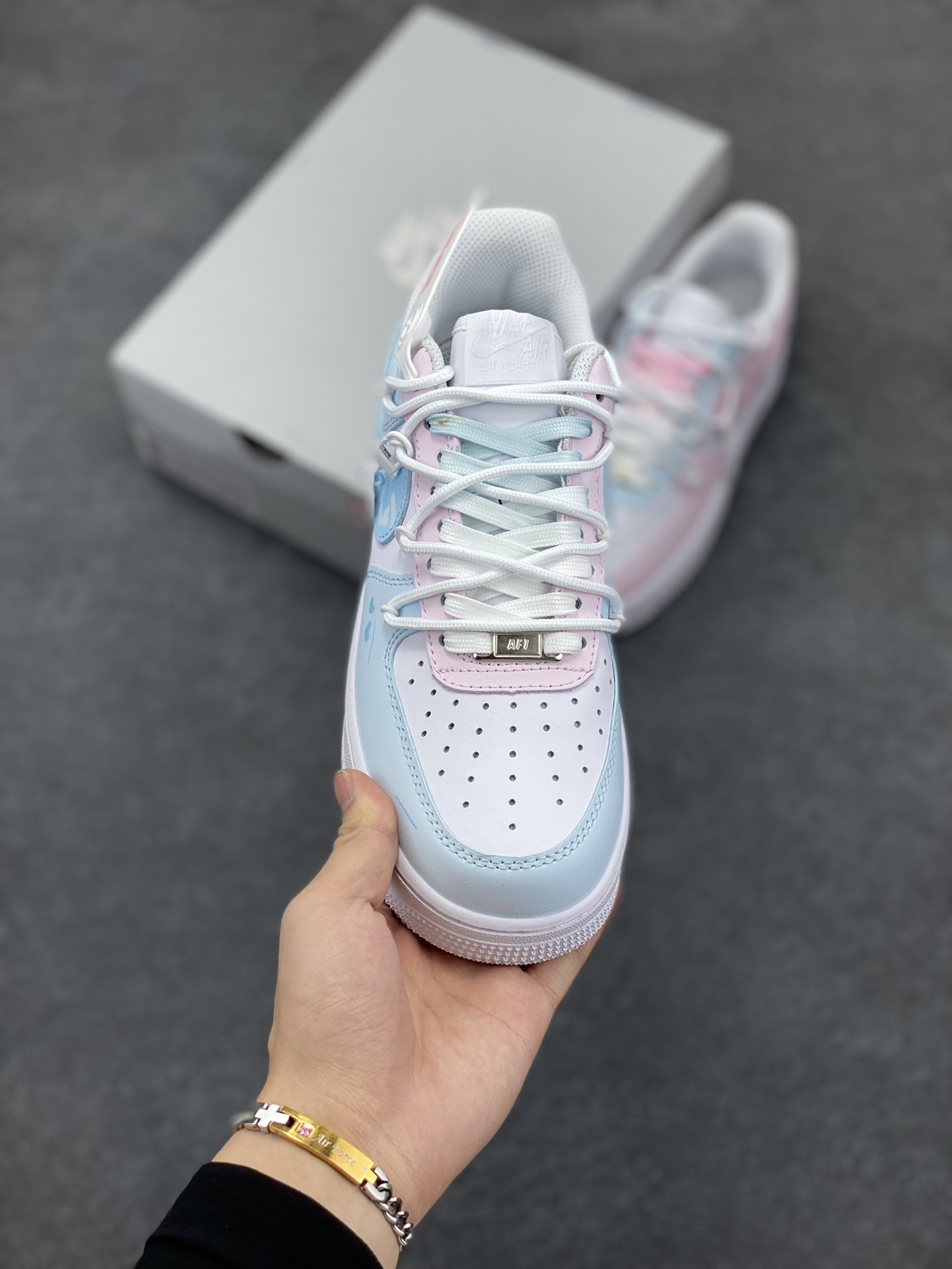 图片[2]-Nike Air Force 1 Low 爱心抽绳绑带 空军一号低帮运动板鞋 原楦头原纸板 打造纯正空军版型#专注外贸渠道 全掌内置蜂窝气垫 #原盒配件 原厂中底钢印、拉帮完美 货号：DH2920-111 尺码：36 36.5 37.5 38 38.5 39 40 40.5 41 42 42.5 43 44 44.5 45-选品中心