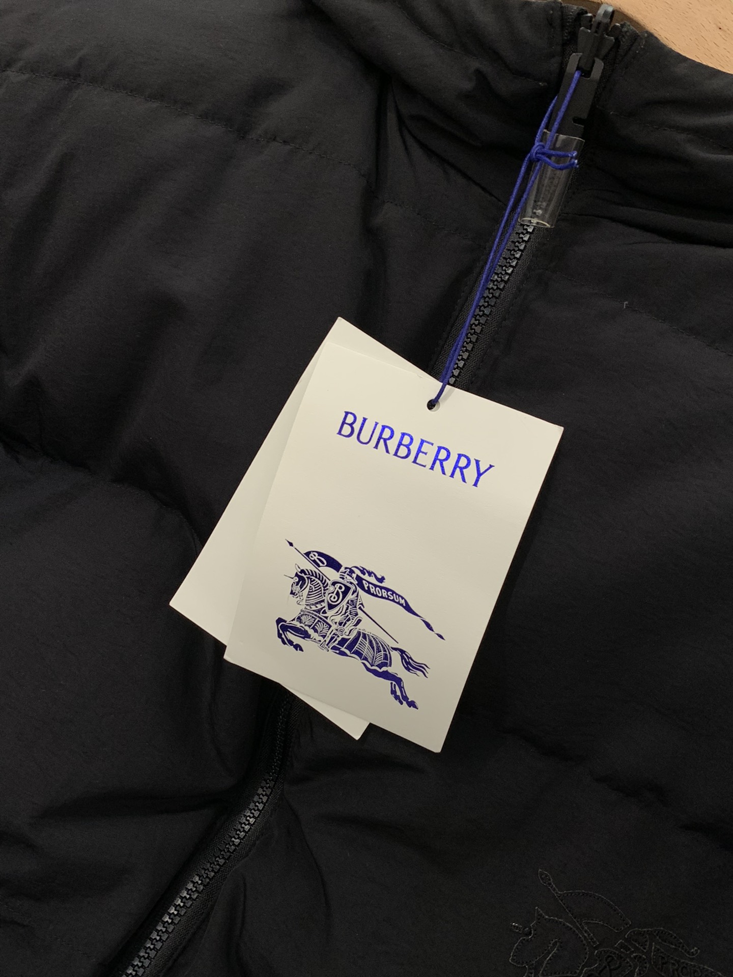 Burberry巴宝莉2024冬季最新品专柜同步有售原单狠货时尚休闲两面穿连帽羽绒服外套进口原版面料上身