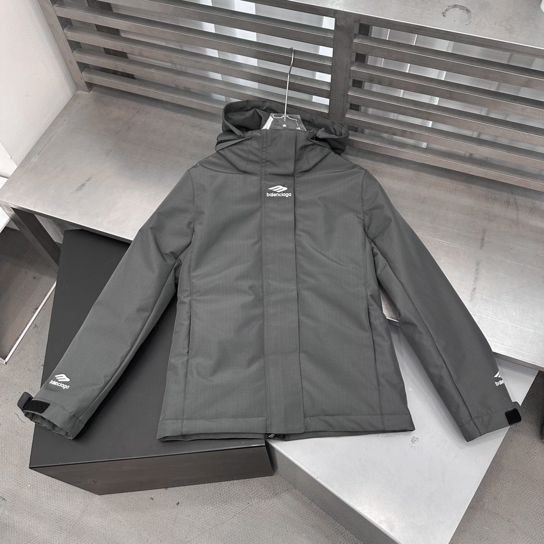 🌾NEW｜「skieear」3b sports🎿滑雪系列新款外套，进口暗纹肌理面部手感超棒，内胆夹棉保暖