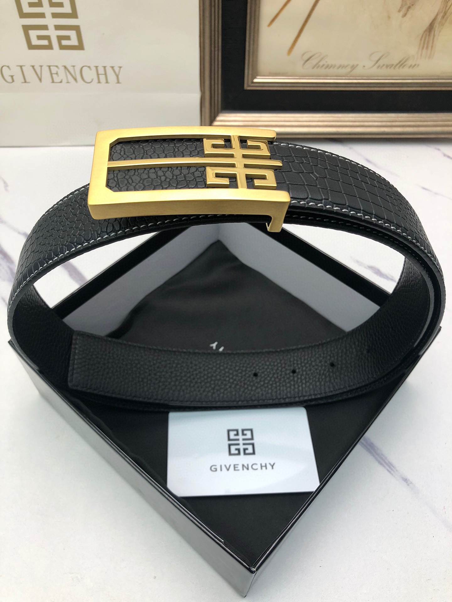 High-Quality Lynch Belt with Unique Symbol Decoration for Man with Single-Headed Calves