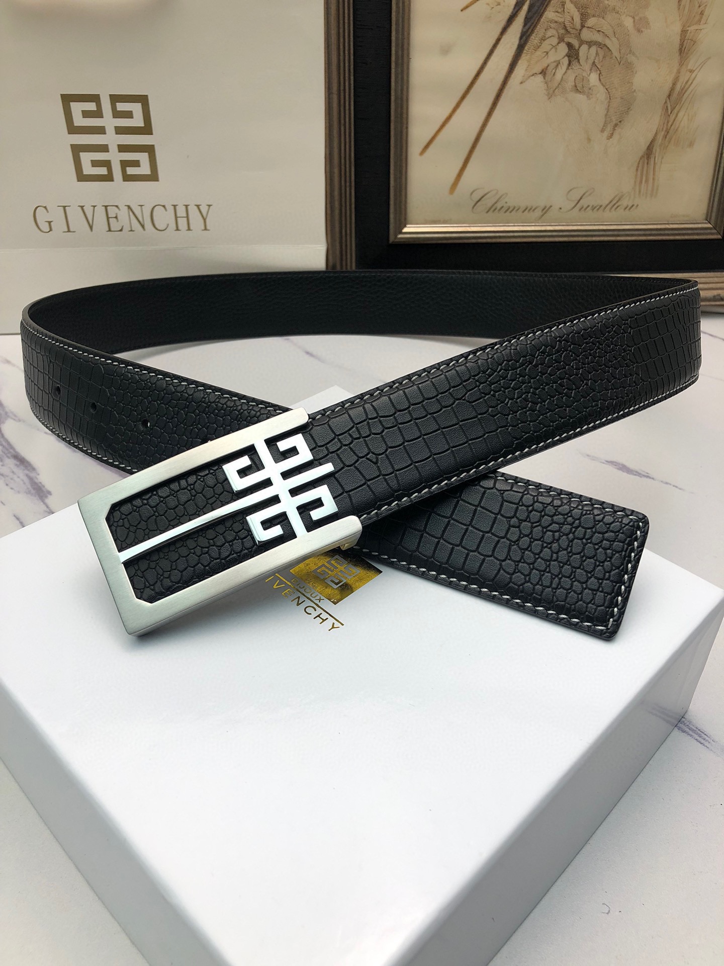 High-Quality Lynch Belt with Symbol Decoration for Man with Unique Calves - 图片 2