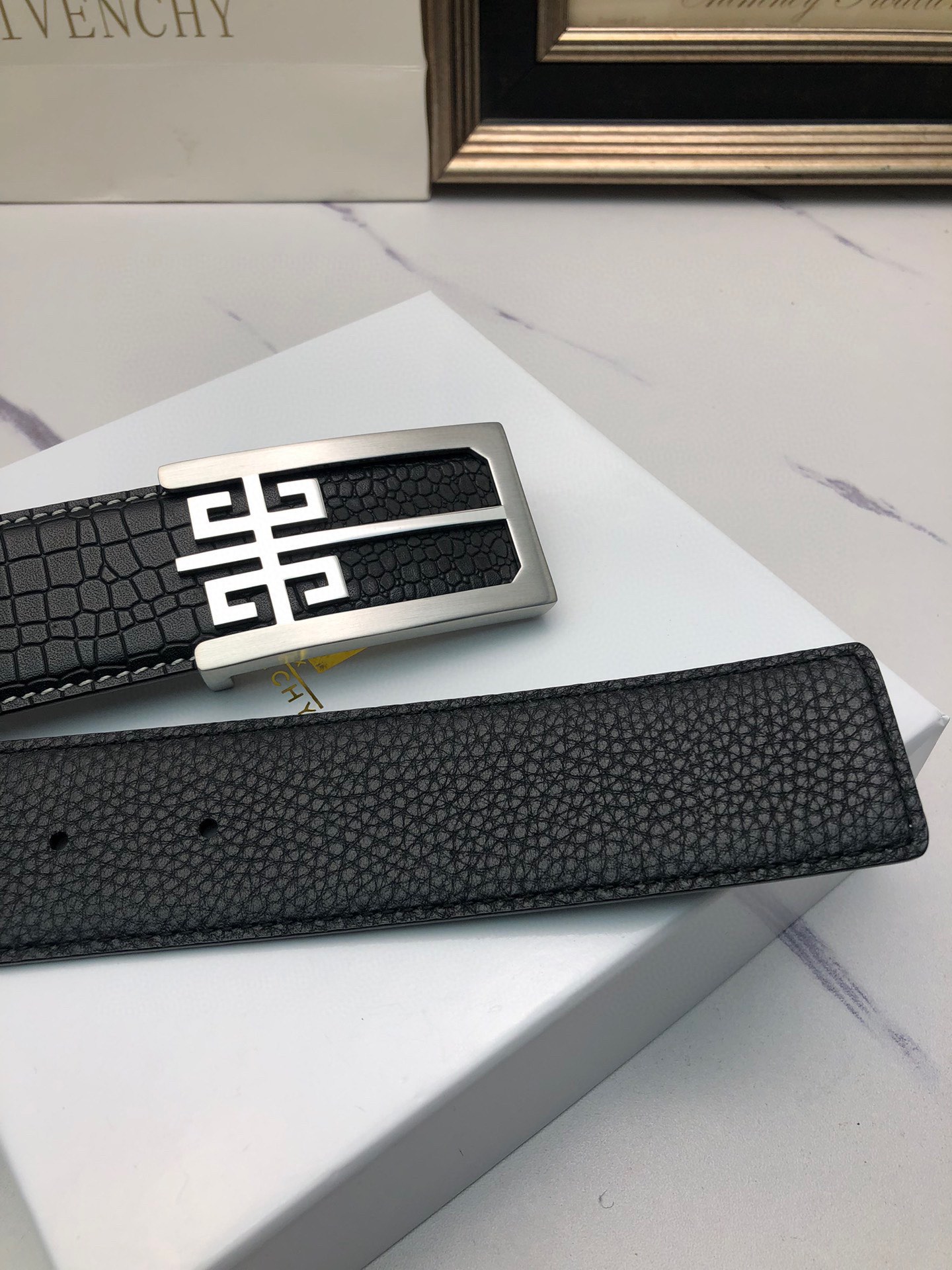 High-Quality Lynch Belt with Symbol Decoration for Man with Unique Calves - 图片 6