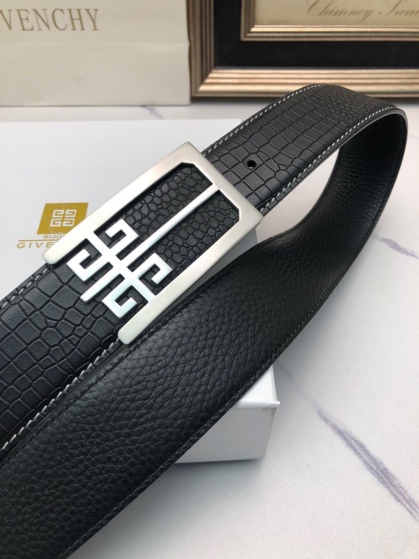 High-Quality Lynch Belt with Symbol Decoration for Man with Unique Calves - 图片 5