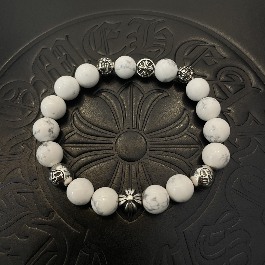 NO:107780,New [Counter Quality] Chrome Hearts Croxin Classic retro multi-element white turquoise bracelet, different pattern design styles with different concave and convex shapes, presenting uniqueness. Cross Scout flowers are Croxin's ambitions, so they last longer. Genuine version of Chrome Hearts Croxin, different from the market, benchmarking the quality of the version, looking at the details of the letter printing, retro old gray oxygen level. Seiko version!  !  !  Pure handmade ~ Authentic model opening must-have fashion and fashion, both men and women can wear it, same style for couples, original official website, rock punk style silver style, retro elements, trendy and versatile!  , jewelry boutique, chrome hearts, chrome hearts, bracelet19860909新款【专柜品质】Chrome Hearts克罗心 经典复古多元素白松石手串手链,凹凸造型不同的花纹设计风格 呈现出与众不同 十字架 童军花是克罗心的志 所以更经久不衰 正品打版Chrome Hearts克罗心 区别市场普通轻版 对版对标品质 看字印细节 复古做旧灰氧程度.精工版本！！！ 纯手工打造 ～正品开模潮流时尚必备 男女均可佩戴 情侣同款 官网原版 摇滚朋克泰银风格 复古元素 潮流百搭！,饰品精品,chrome hearts,chrome hearts,bracelet,Jewelry