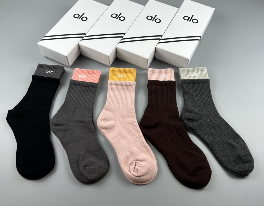 Alo Yoga Cotton Blend Athletic Socks, Anti-Odor, Cushioned for Sports and Casual Wear