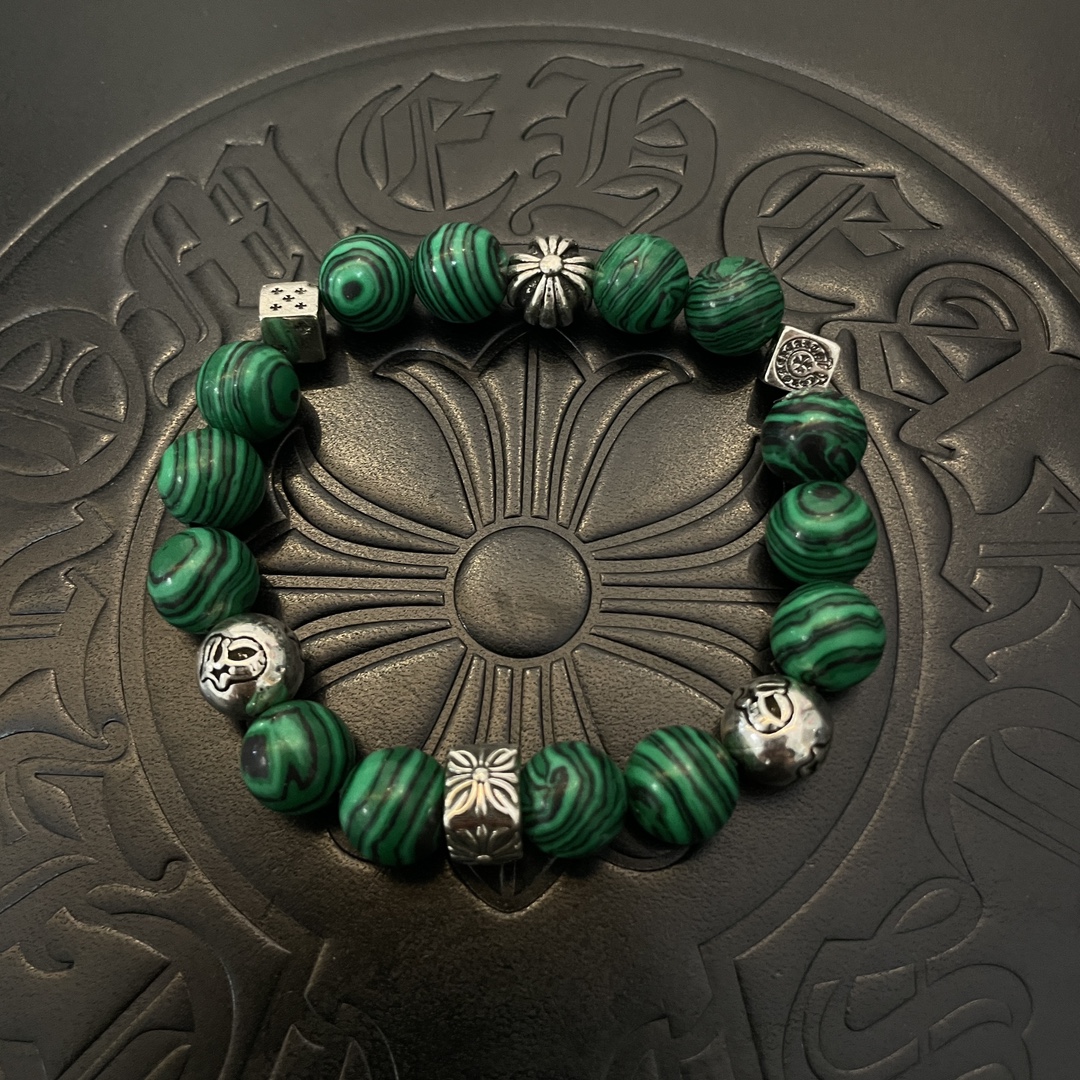 NO:107782,New [Counter Quality] Chrome Hearts Croxin Classic retro multi-element bracelet, different pattern design styles with different concave and convex shapes, presenting uniqueness. Cross Scout flowers are Croxin's ambitions, so they last longer. Genuine version of Chrome Hearts Croxin, differentiating the market ordinary light version, matching the quality, looking at the details of the letter printing, retro old gray oxygen level. Seiko version!  !  !  Pure handmade ~ Authentic model opening must-have fashion and fashion, both men and women can wear it, same style for couples, original official website, rock punk style silver style, retro elements, trendy and versatile!  , jewelry boutique, chrome hearts, chrome hearts, bracelet19860909新款【专柜品质】Chrome Hearts克罗心 经典复古多元素手串手链,凹凸造型不同的花纹设计风格 呈现出与众不同 十字架 童军花是克罗心的志 所以更经久不衰 正品打版Chrome Hearts克罗心 区别市场普通轻版 对版对标品质 看字印细节 复古做旧灰氧程度.精工版本！！！ 纯手工打造 ～正品开模潮流时尚必备 男女均可佩戴 情侣同款 官网原版 摇滚朋克泰银风格 复古元素 潮流百搭！,饰品精品,chrome hearts,chrome hearts,bracelet,Jewelry