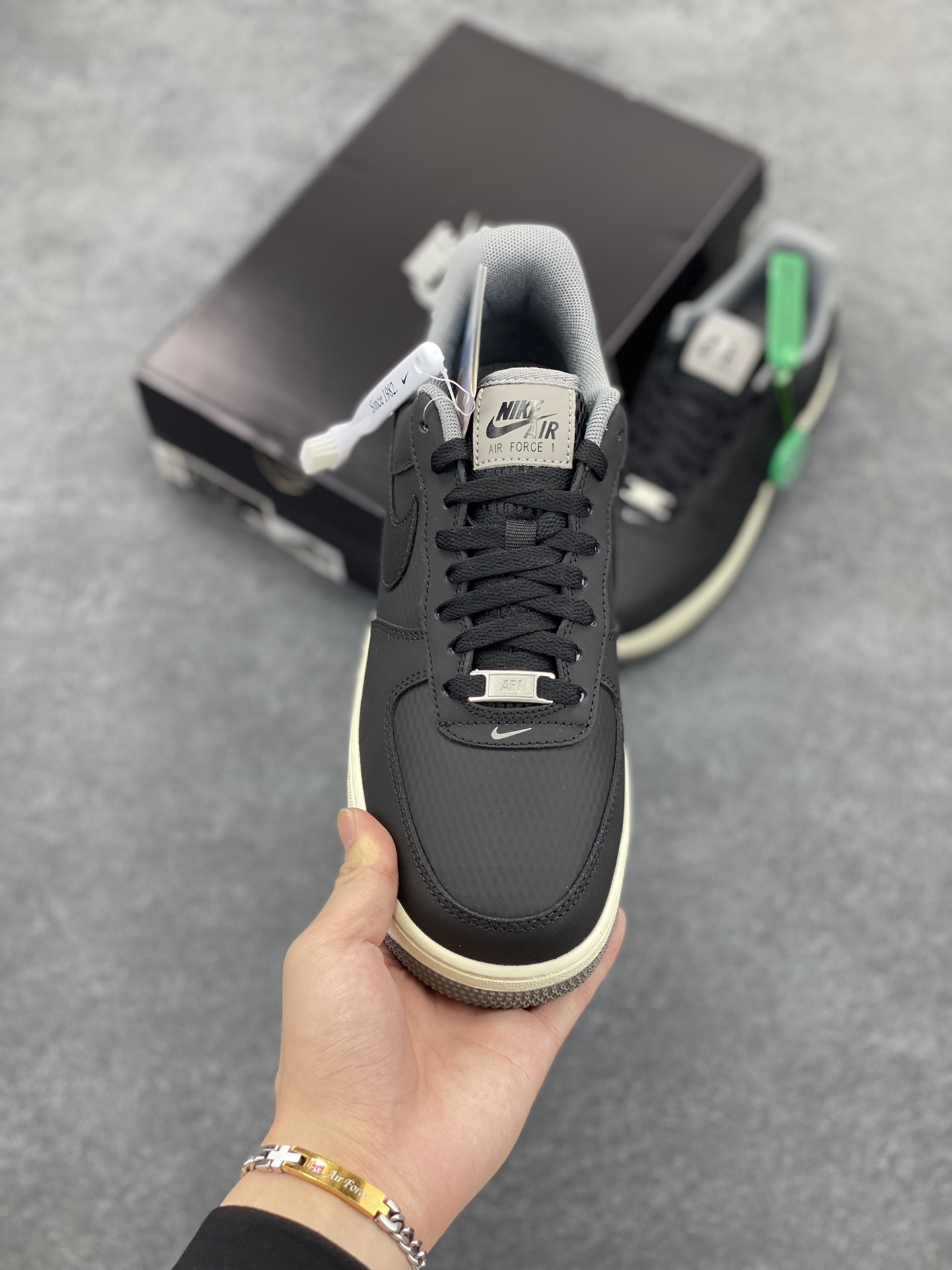 图片[2]-HY版本💯 Nike Air Force 1 Low 07 \”Dark Pewter\” 黑 原楦头原纸板 打造纯正低帮空军版型 专注外贸渠道 全掌内置蜂窝气垫 原盒配件 原厂中底钢印、拉帮完美 货号：FZ5225-001 尺码：36 36.5 37.5 38 38.5 39 40 40.5 41 42 42.5 43 44 44.5 45 46-选品中心