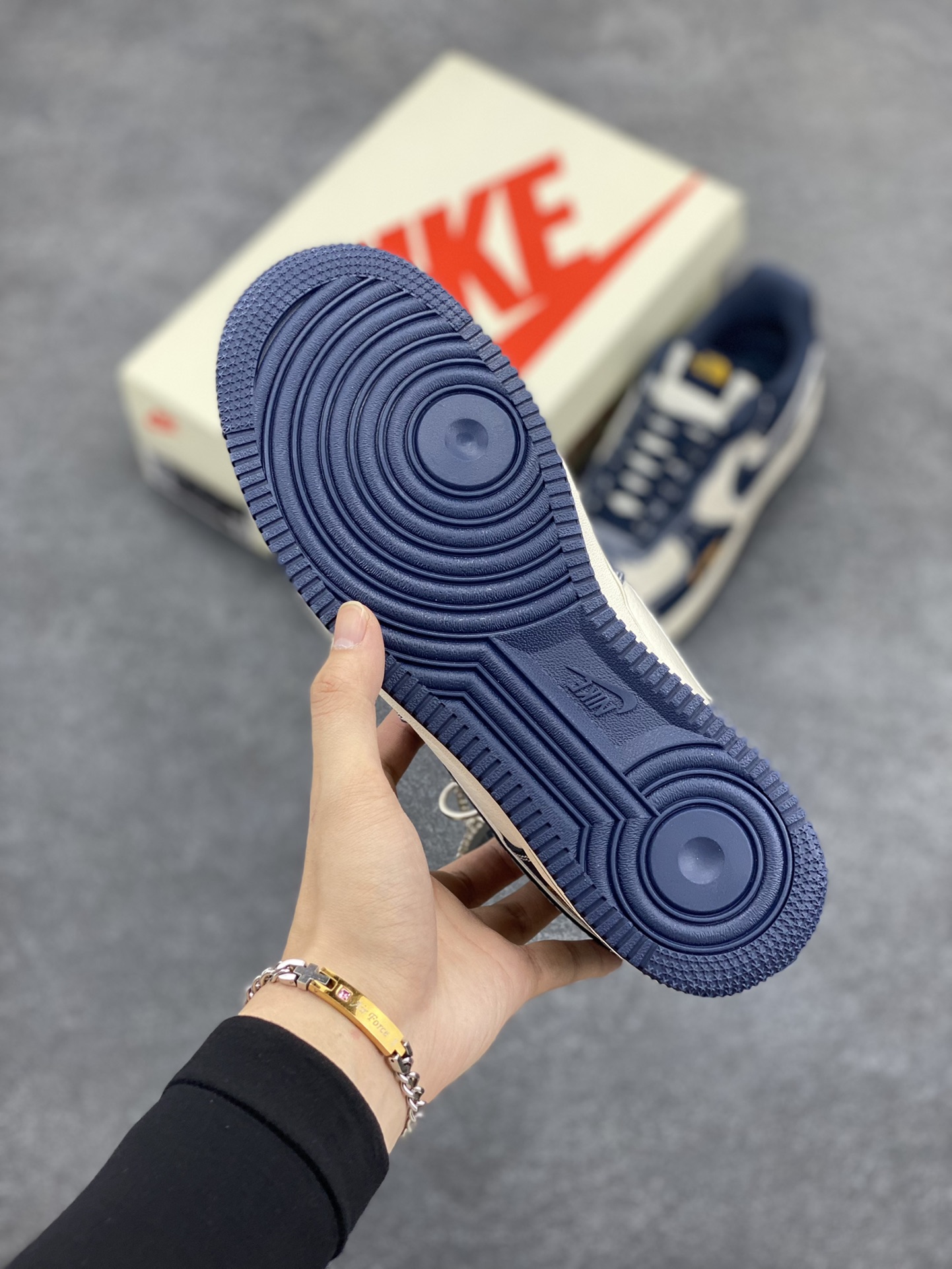 图片[5]-NIke Air Force 1 \’07 Low “北面联名–CDG深蓝”空军一号 低帮 运动鞋 休闲鞋 折边针车 工艺难度大 原楦头原纸板 原装鞋盒 定制五金配件 内置全掌气垫 原厂鞋底 货号：KK1988-014 尺码：36 36.5 37.5 38 38.5 39 40 40.5 41 42 42.5 43 44 44.5 45-选品中心