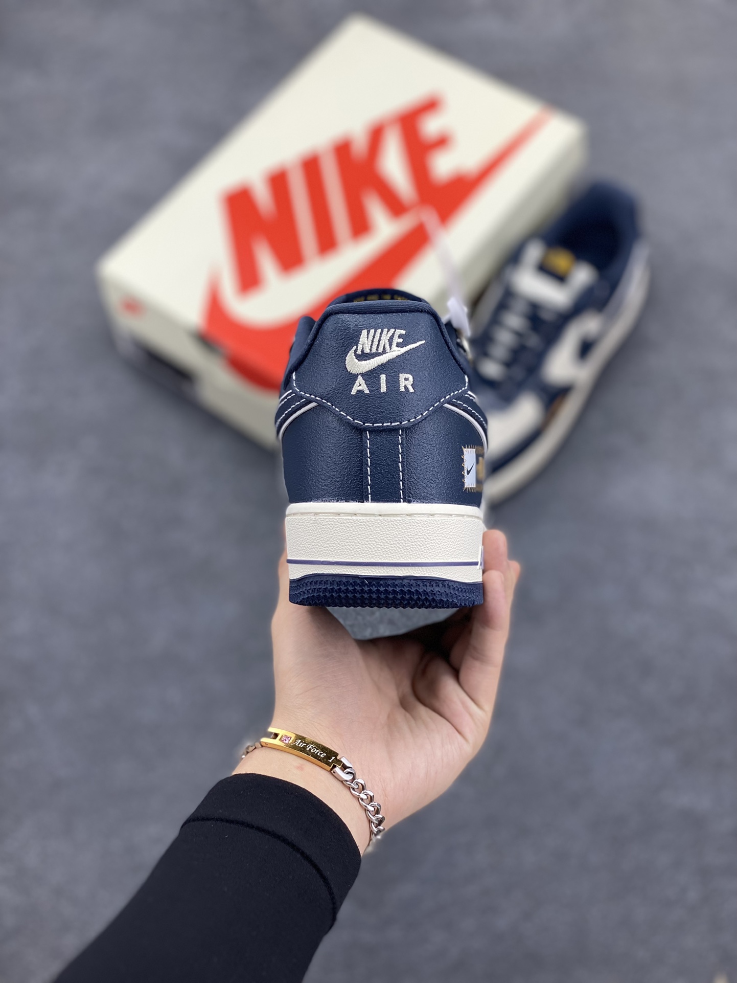 图片[4]-NIke Air Force 1 \’07 Low “北面联名–CDG深蓝”空军一号 低帮 运动鞋 休闲鞋 折边针车 工艺难度大 原楦头原纸板 原装鞋盒 定制五金配件 内置全掌气垫 原厂鞋底 货号：KK1988-014 尺码：36 36.5 37.5 38 38.5 39 40 40.5 41 42 42.5 43 44 44.5 45-选品中心