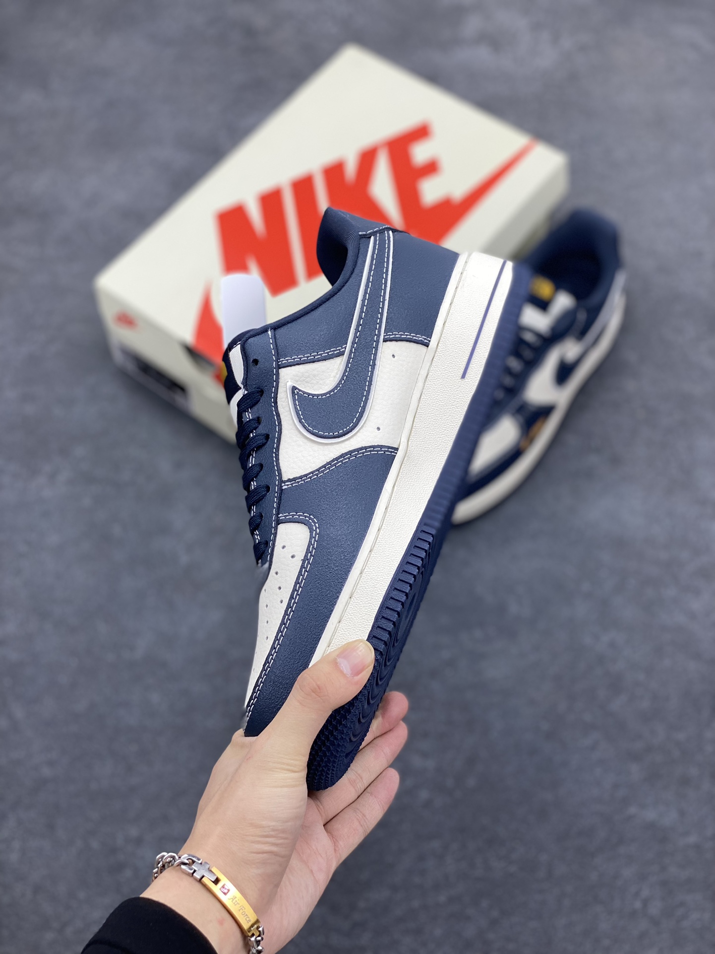 图片[3]-NIke Air Force 1 \’07 Low “北面联名–CDG深蓝”空军一号 低帮 运动鞋 休闲鞋 折边针车 工艺难度大 原楦头原纸板 原装鞋盒 定制五金配件 内置全掌气垫 原厂鞋底 货号：KK1988-014 尺码：36 36.5 37.5 38 38.5 39 40 40.5 41 42 42.5 43 44 44.5 45-选品中心