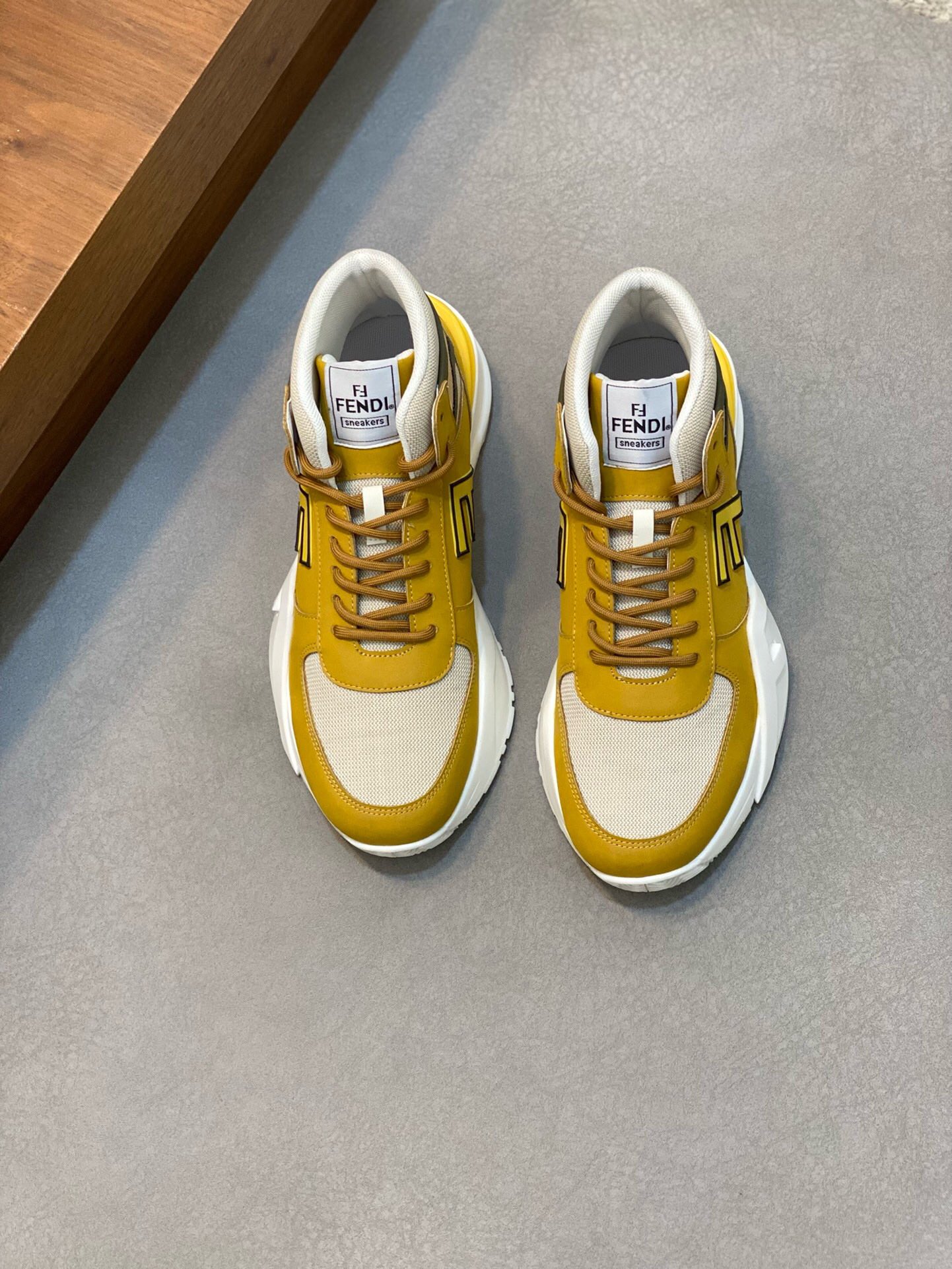 NO:219612,Brand FENDI color original color matching Size 39-44 Custom made 38.45 Price Material Fendi new style Boutique casual shoes Original high-quality upper cowhide with mesh fabric making mesh fabric Neli mesh fabric insole style fashionable dynamic original Fendi comfortable sole Simple and elegant sports and casual, Fendi casual shoes, fendi, fendi, cowhide19860909品牌FENDI 颜色原版配色 码数39-44定做38.45 价格 材质芬迪新款 精品 休闲鞋 原版高品质鞋面牛皮搭配网布制作 网布内里网布鞋垫版型时尚 动感十足原版芬迪舒适大底 简洁大方运动休闲,芬迪休闲鞋,fendi,fendi,cowhide,Men's shoes