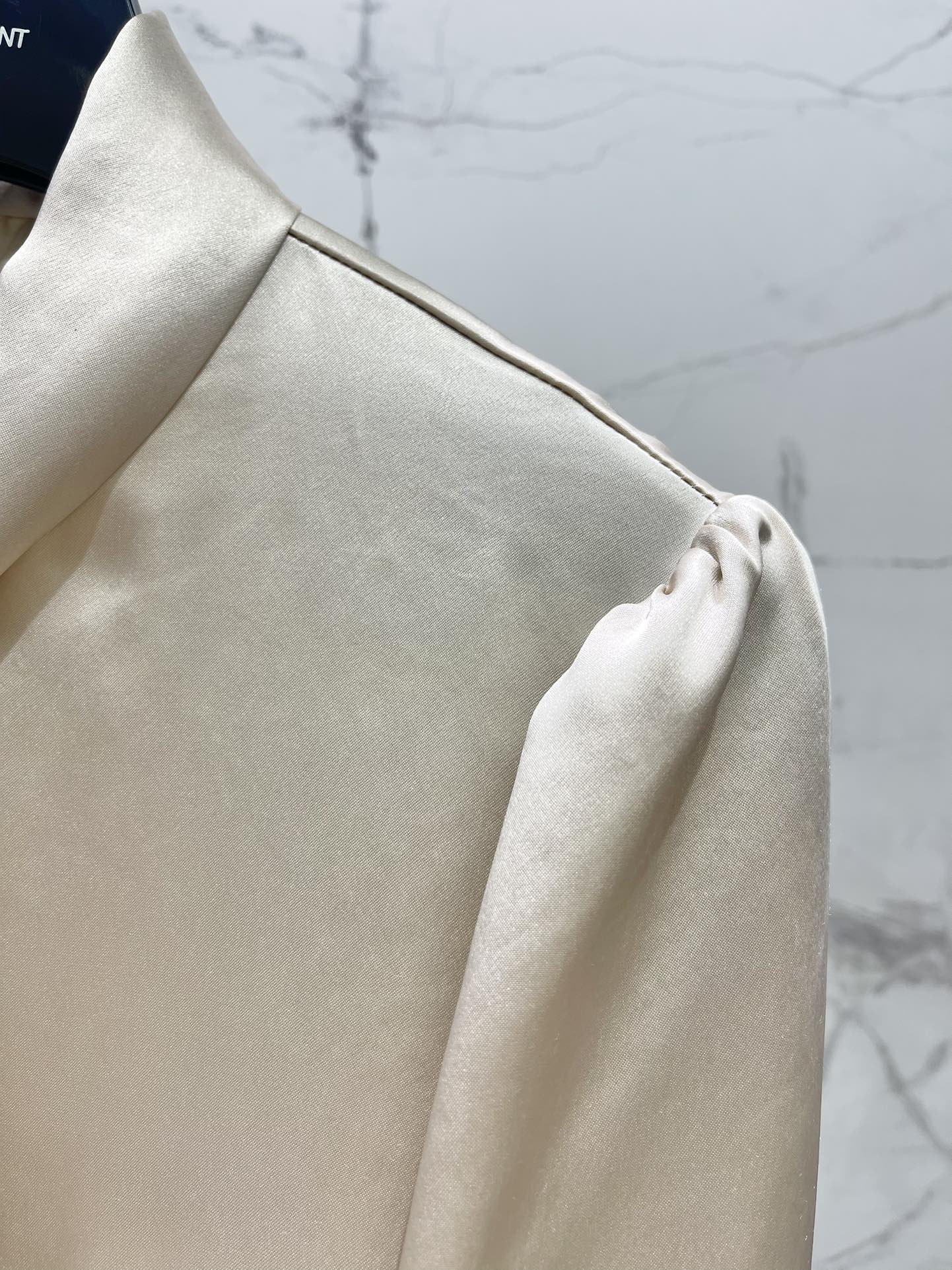 Yves Saint Laurent Flowy Acetate Blouse - Elegant & Comfortable 6 i1731580158 972 5