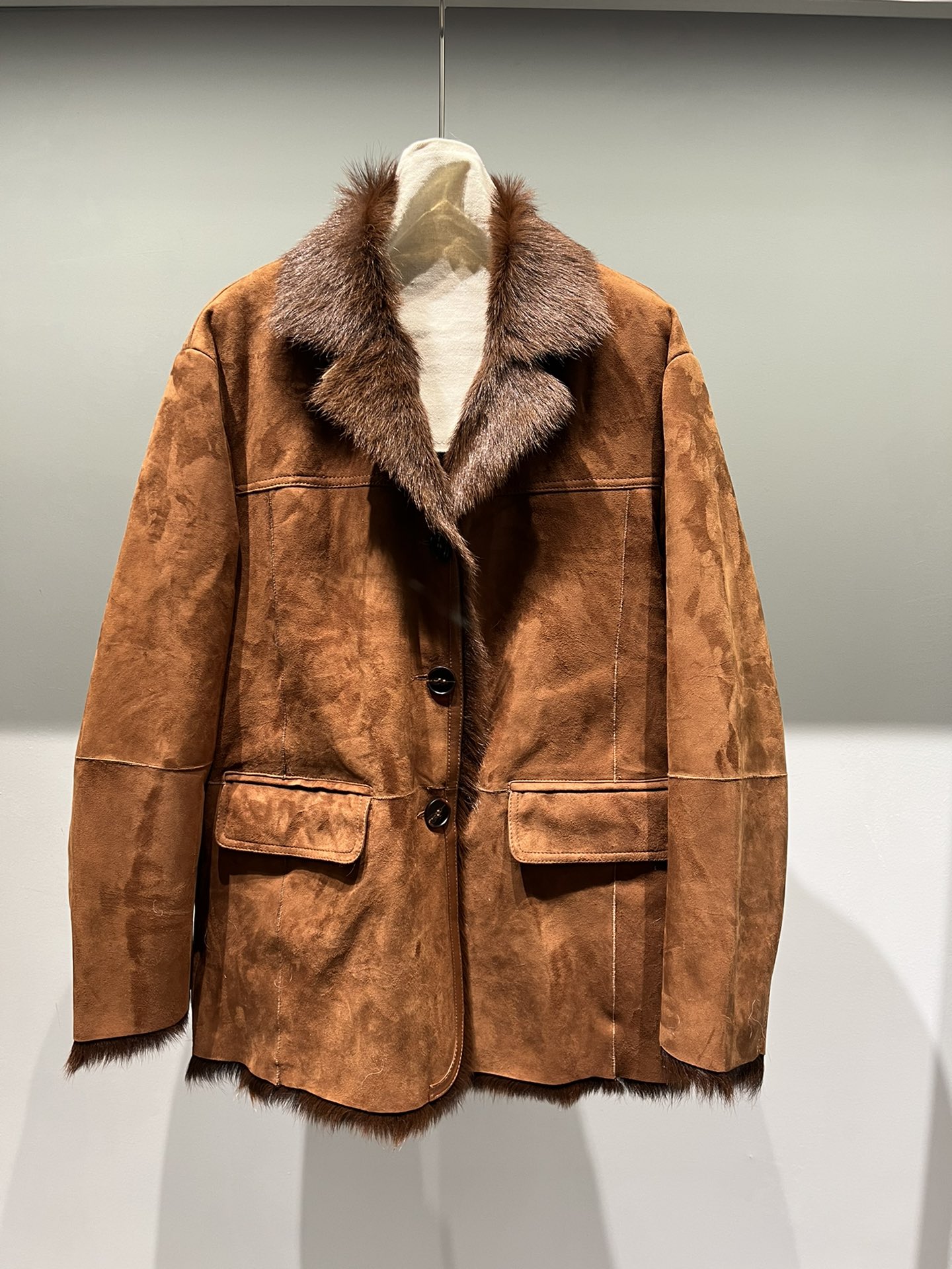 Women’s One-Size Cashmere Suit for Autumn and Winter Fashion.