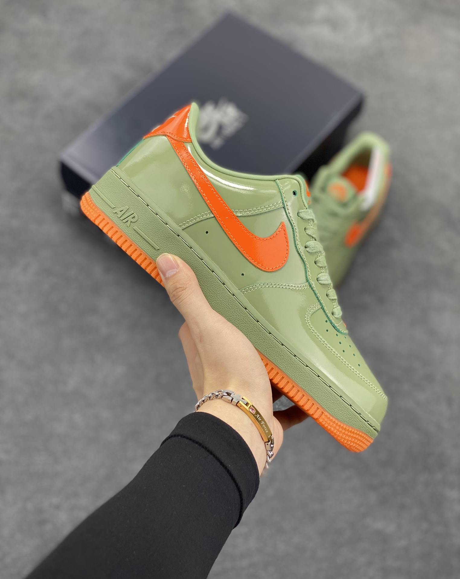 Nike Air Force 1 Low \'07 漆皮红绿 原楦头原纸板 打造纯正空军版型 #专注外贸渠道 全掌内置蜂窝气垫 #原盒配件 原厂中底钢印、拉帮完美 货号：HJ9118-386 尺码：36 36.5 37.5 38 38.5 39 40 40.5 41 42 42.5 43 44 44.5 45-选品中心