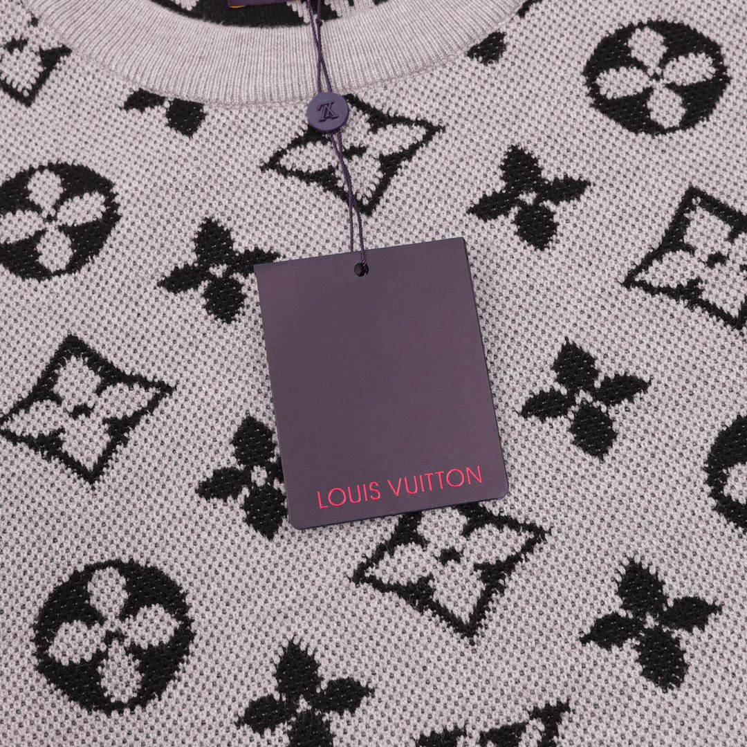 Louis Vuitton/路易威登 老花浮雕迪拜灰圆领毛衣 ~情侣款针织套头毛衣