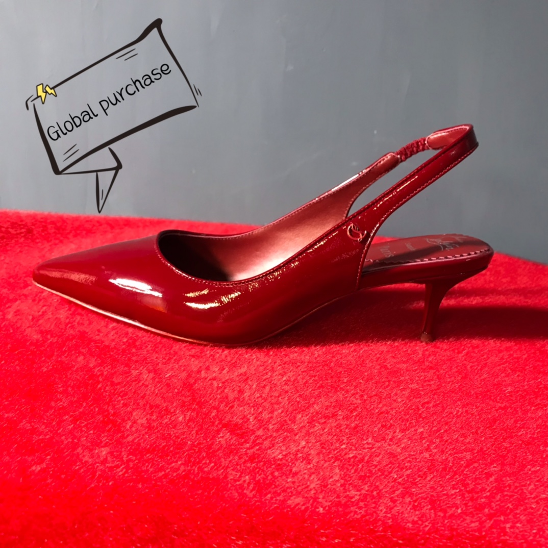 NO:100355,High-end custom classic series!  H5.5Cm, size 35-42. Standard code. Leather big bottom, European code rose] 212-011 Wine red wrinkle slim leather, Wine red sheepskin, Wine red trademark buckle. Standard European code, official website picture Reference:212-011 Color:wine/wine Material:crocodile leather Lining:goat leather Heel height:5.5Cm Sole:leather sole Size:EU 35-42 (US 4-11):,,christian louboutin, sheepskin,Leather soles19860909高端订制 精典款系列！ H5.5Cm,尺码35-42码.标准码.真皮大底,欧码 玫瑰]212-011酒红皱柒皮,酒红羊皮里,酒红商标扣.标准欧码, 官网图 Reference:212-011 Color:wine/wine Material:crocodile leather Lining:goat leather Heel heigh:5.5Cm Sole:leather sole Size:EU 35－42（US 4一11) :,,christian louboutin,sheepskin,Leather soles,Women's Shoes