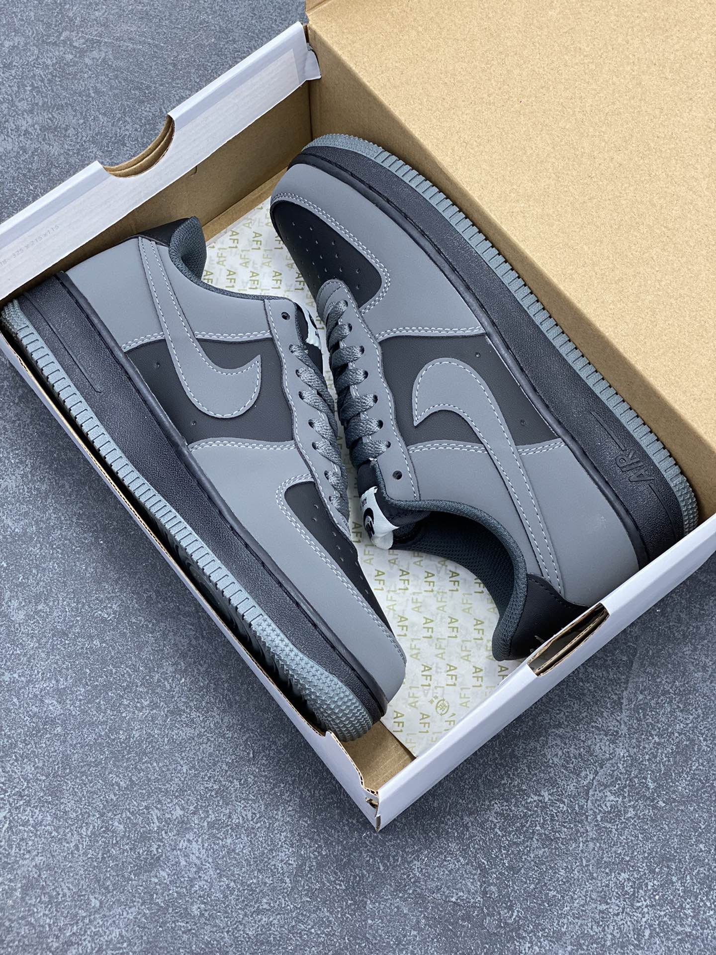 图片[9]-Nike Air Force 1 ’07 Low 空军一号低帮百搭休闲运动板鞋。柔软、弹性十足的缓震性能和出色的中底设计，横跨复古与现代的外型结合，造就出风靡全球三十多年的Force 1，直到今天还深受青睐 货号：820266-020 尺码：36 36.5 37.5 38 38.5 39 40 40.5 41 42 42.5 43 44 44.5 45-选品中心