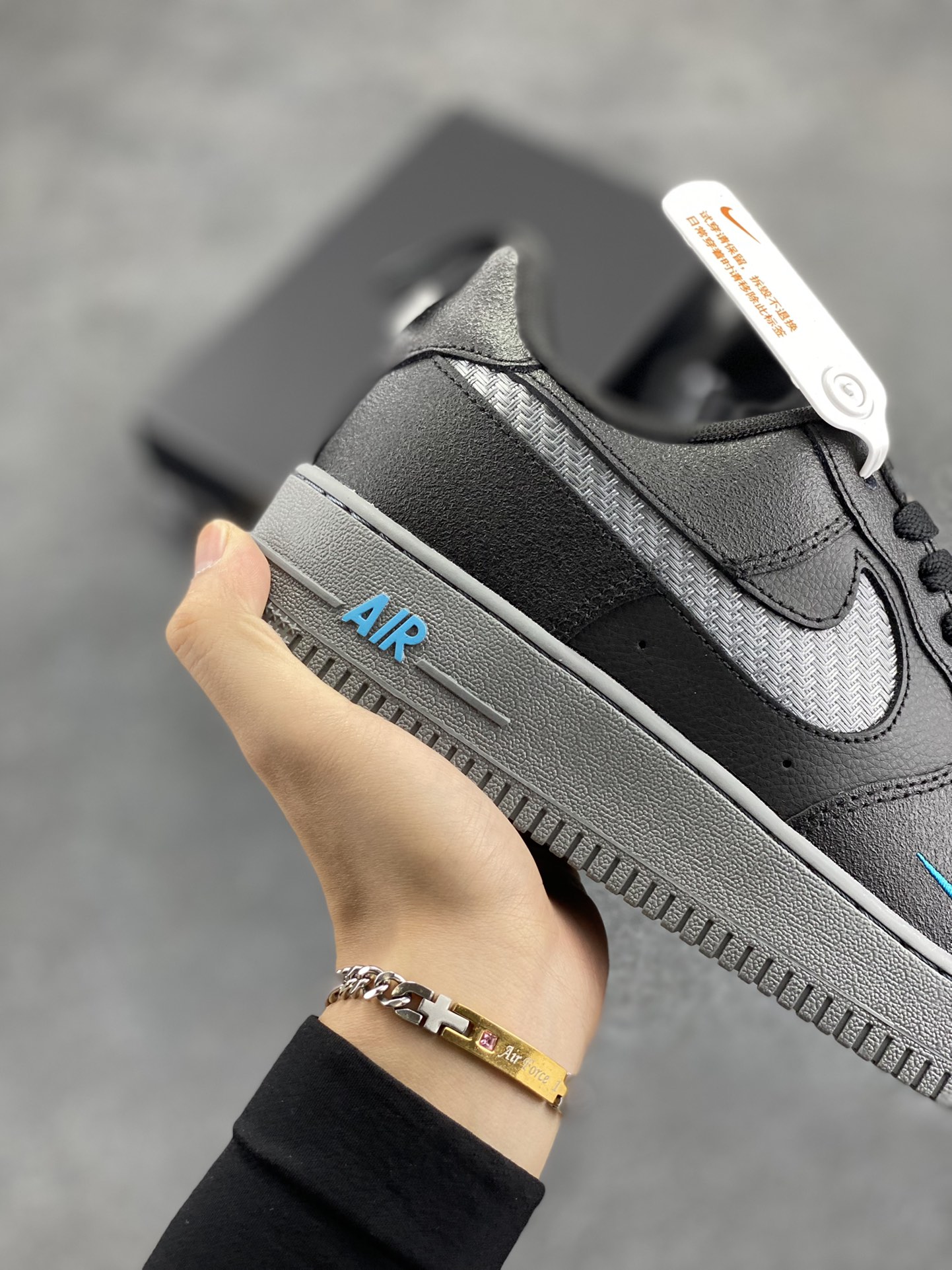 图片[6]-NK Air Force 1 空军一号 黑蓝灰 原楦头原纸板 打造纯正空军版型#专注外贸渠道 全掌内置蜂窝气垫 #原盒配件 原厂中底钢印、拉帮完美 货号：DR0155-002 尺码：39 40 40.5 41 42 42.5 43 44 44.5 45-选品中心