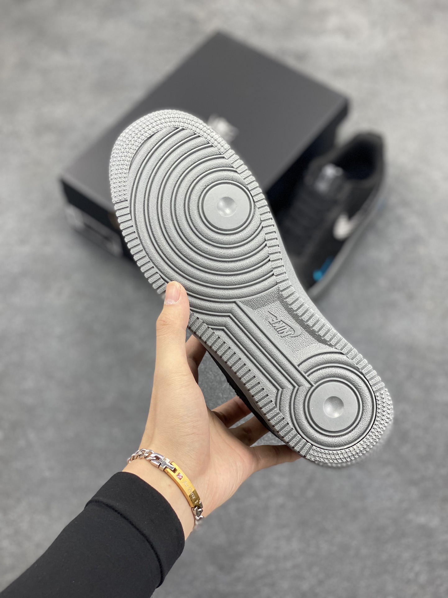 图片[5]-NK Air Force 1 空军一号 黑蓝灰 原楦头原纸板 打造纯正空军版型#专注外贸渠道 全掌内置蜂窝气垫 #原盒配件 原厂中底钢印、拉帮完美 货号：DR0155-002 尺码：39 40 40.5 41 42 42.5 43 44 44.5 45-选品中心