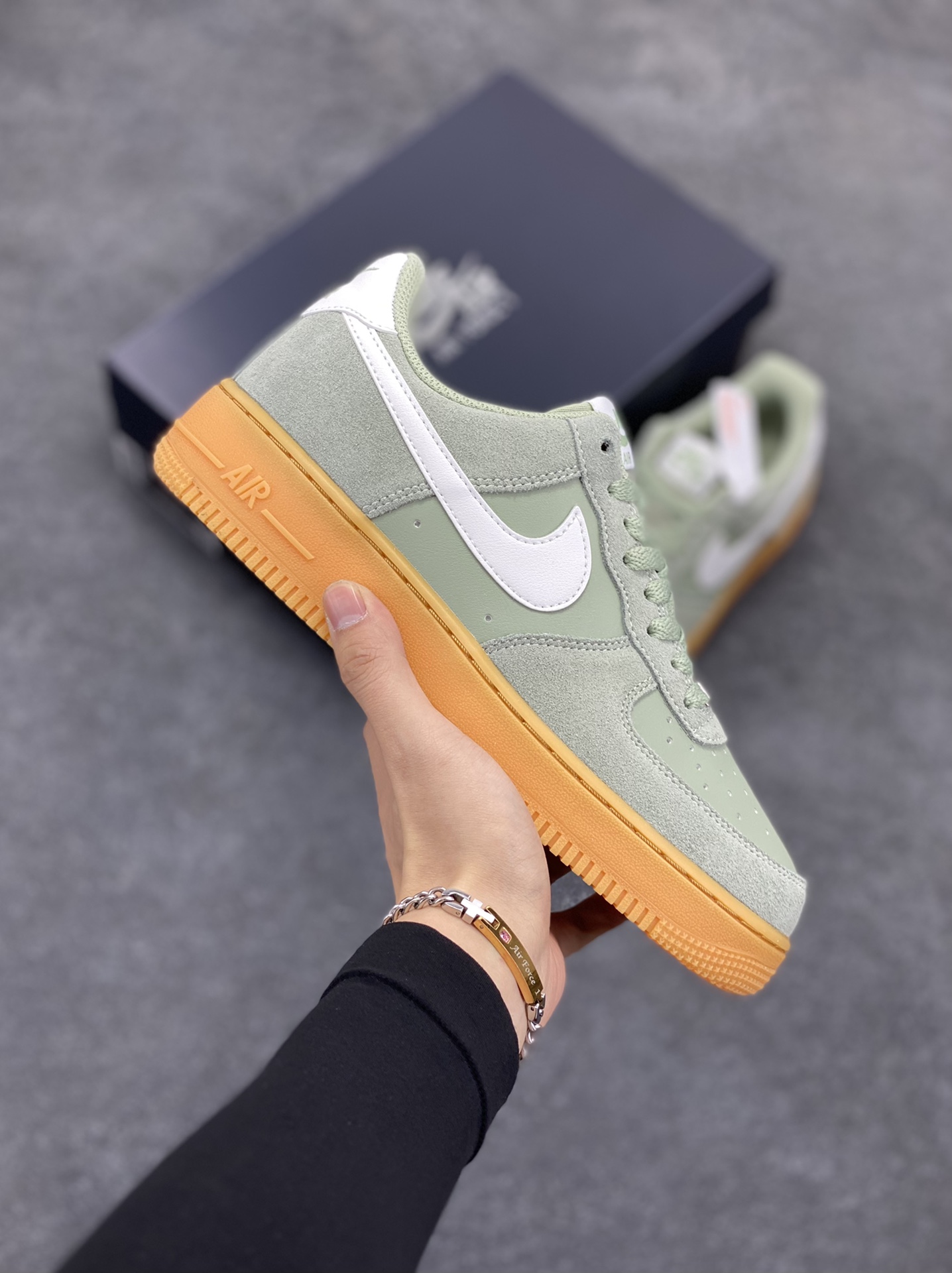 Nike Air Force 1 Low 翻毛生胶 空军一号低帮运动休闲板鞋 原楦头原纸板 打造纯正空军版型 专注外贸渠道 全掌内置蜂窝气垫 原盒配件 原厂中底钢印、拉帮完美 货号:FQ8714-300 尺码:36 36.5 37.5 38 38.5 39 40 40.5 41 42 42.5 43 44 44.5 45-选品中心