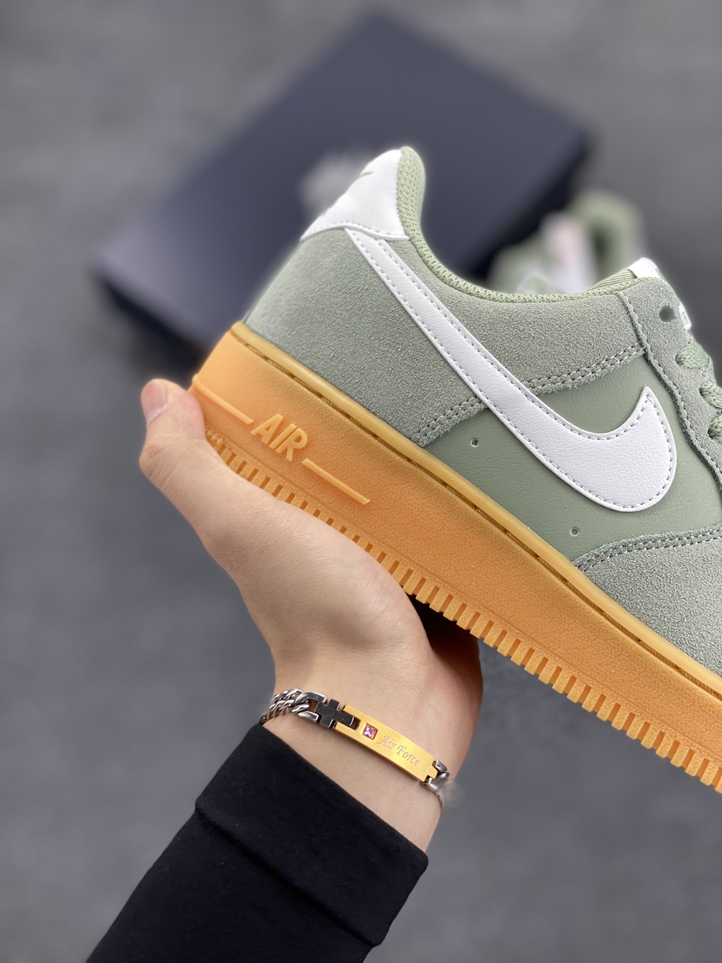 图片[6]-Nike Air Force 1 Low 翻毛生胶 空军一号低帮运动休闲板鞋 原楦头原纸板 打造纯正空军版型 专注外贸渠道 全掌内置蜂窝气垫 原盒配件 原厂中底钢印、拉帮完美 货号：FQ8714-300 尺码：36 36.5 37.5 38 38.5 39 40 40.5 41 42 42.5 43 44 44.5 45-选品中心