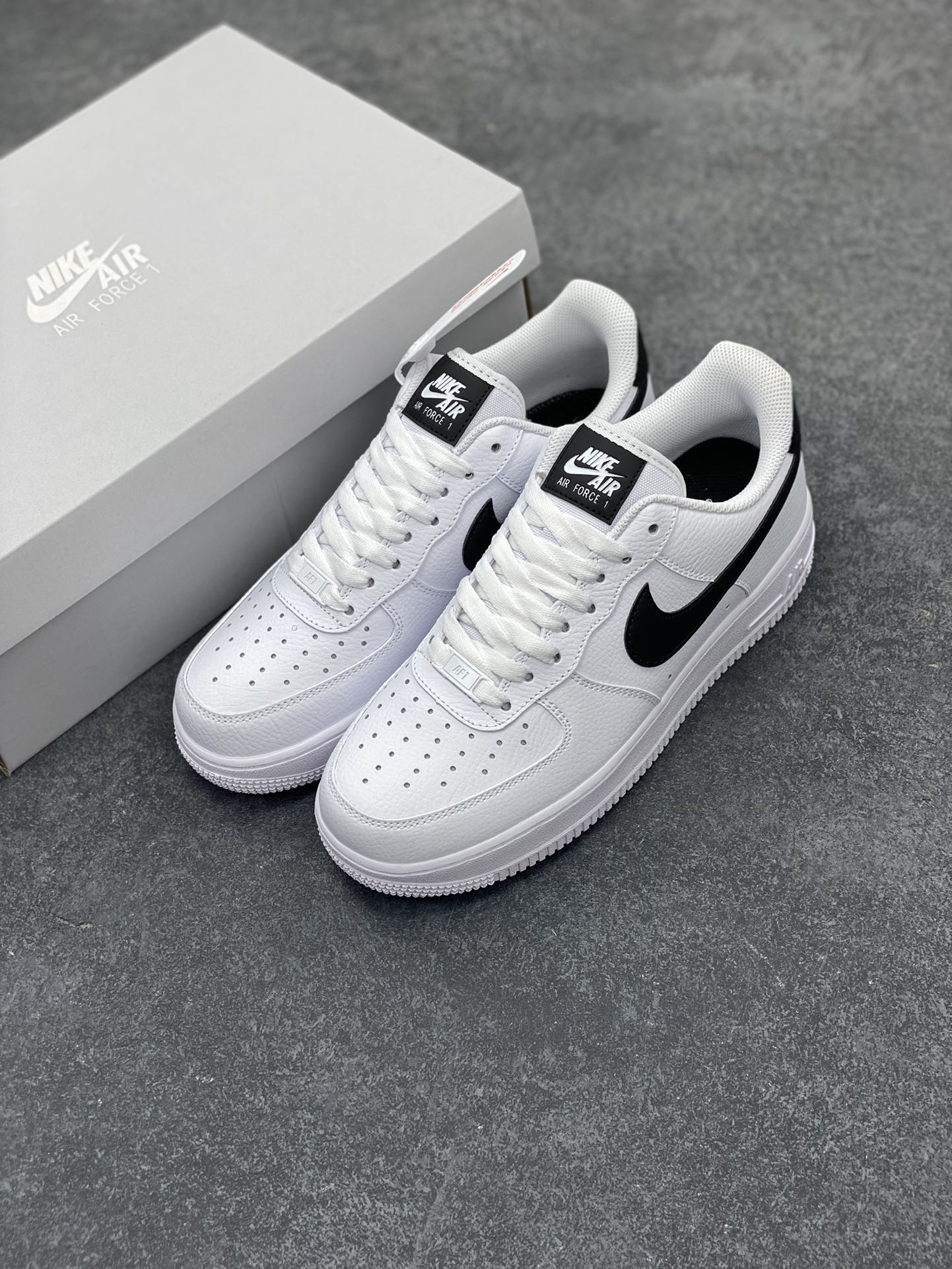 图片[8]-Nike Air Force 1 Low 新白黑 空军一号低帮运动休闲板鞋 原楦头原纸板 打造纯正空军版型#专注外贸渠道 全掌内置蜂窝气垫 #原盒配件 原厂中底钢印、拉帮完美 货号：DD8959-103 尺码：36 36.5 37.5 38 38.5 39 40 40.5 41 42 42.5 43 44 44.5 45 46-选品中心