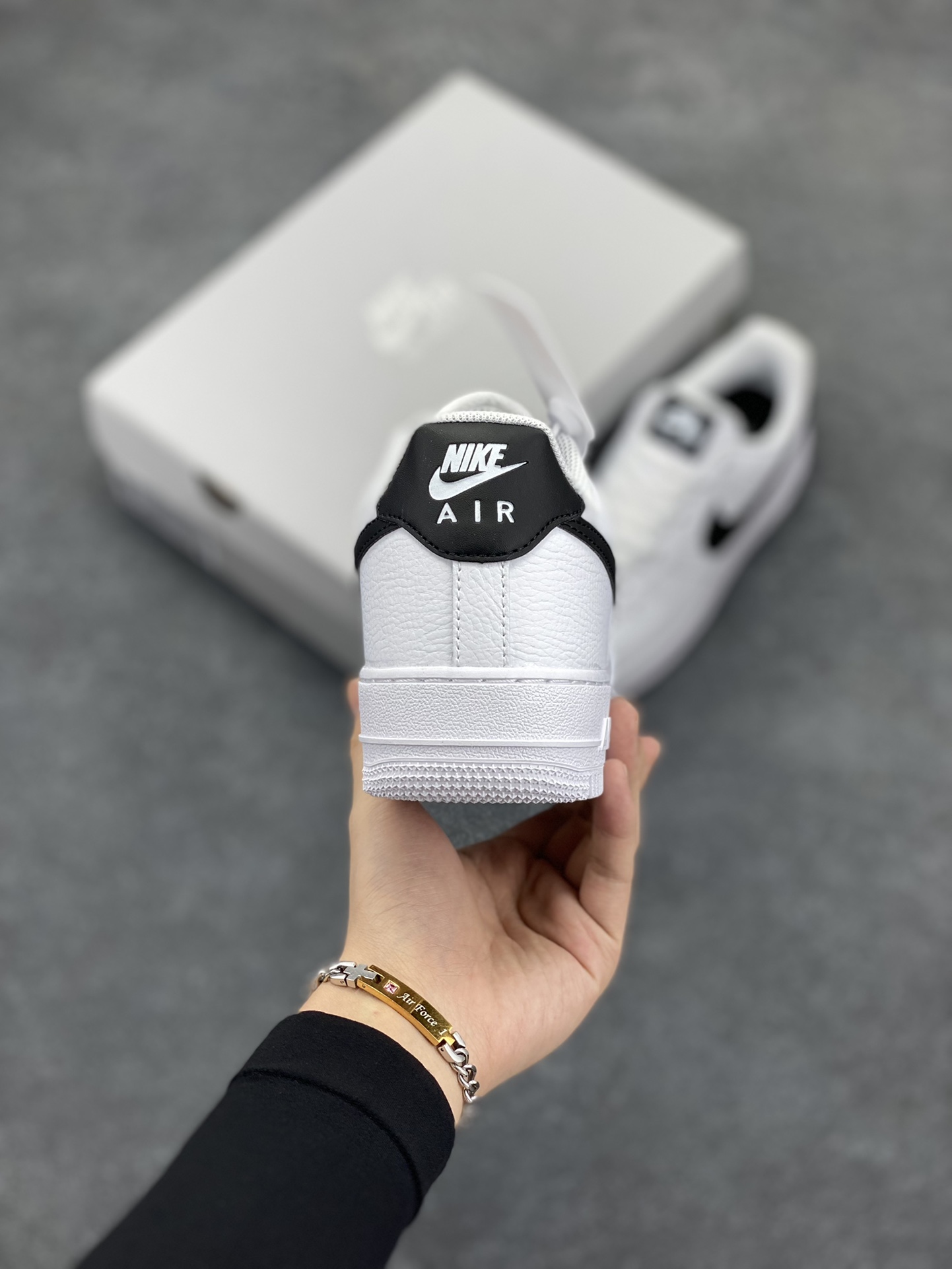 图片[4]-Nike Air Force 1 Low 新白黑 空军一号低帮运动休闲板鞋 原楦头原纸板 打造纯正空军版型#专注外贸渠道 全掌内置蜂窝气垫 #原盒配件 原厂中底钢印、拉帮完美 货号：DD8959-103 尺码：36 36.5 37.5 38 38.5 39 40 40.5 41 42 42.5 43 44 44.5 45 46-选品中心