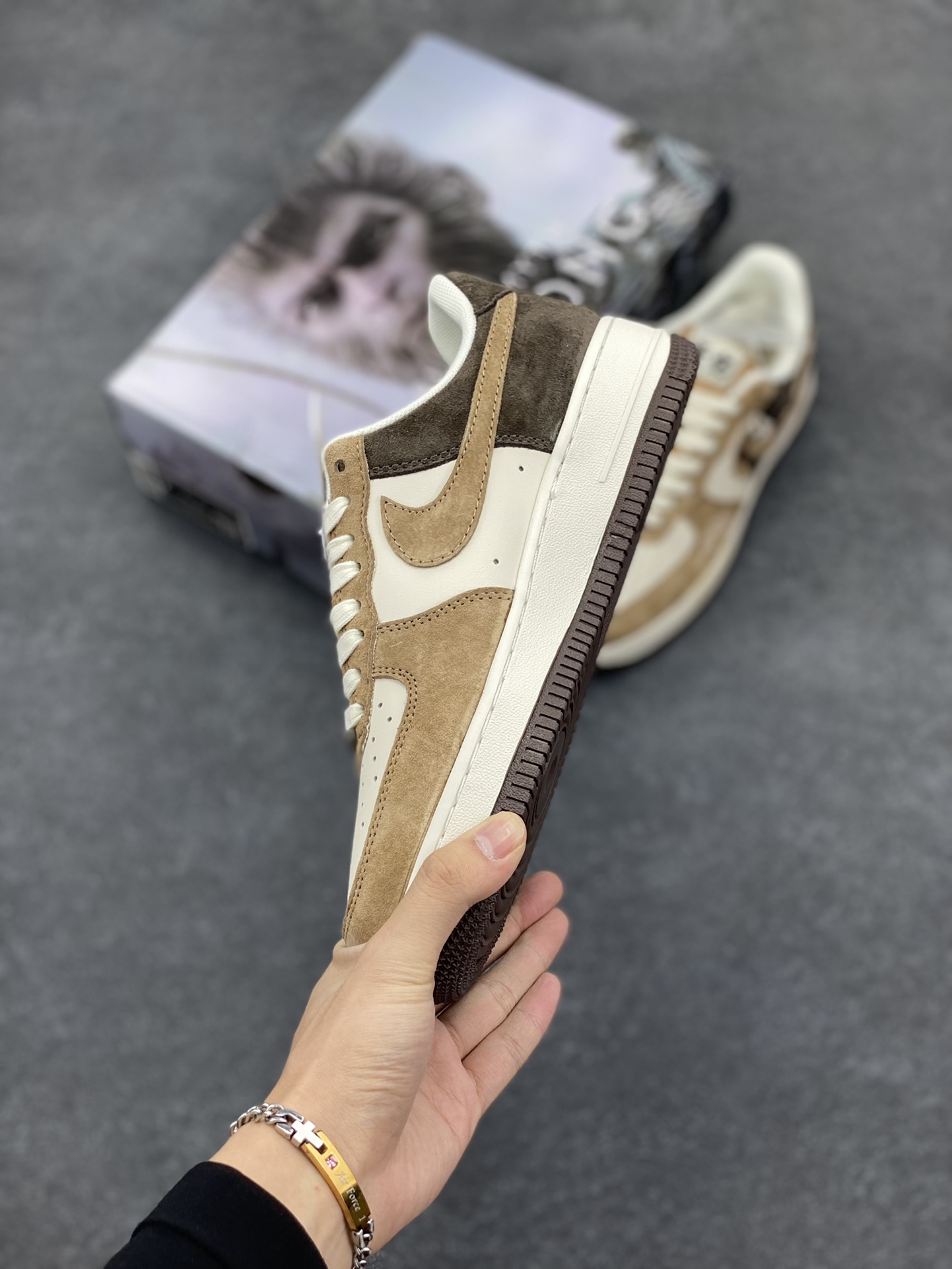 图片[3]-NIke Air Force 1 \’07 Low “悟空”空军一号 低帮 运动鞋 休闲鞋 折边针车 工艺难度大 原楦头原纸板 原装鞋盒 定制五金配件 内置全掌气垫 原厂鞋底 货号：DM1688-803 尺码：36 36.5 37.5 38 38.5 39 40 40.5 41 42 42.5 43 44 44.5 45-选品中心