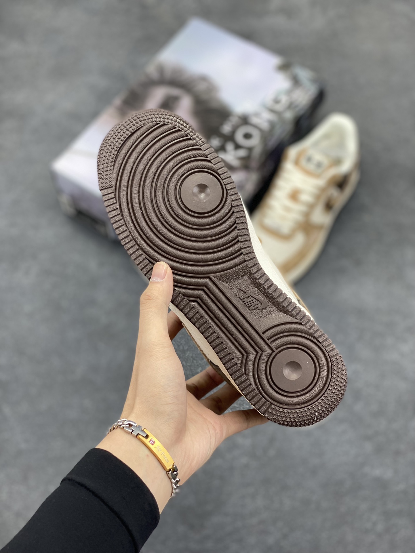 图片[5]-NIke Air Force 1 \’07 Low “悟空”空军一号 低帮 运动鞋 休闲鞋 折边针车 工艺难度大 原楦头原纸板 原装鞋盒 定制五金配件 内置全掌气垫 原厂鞋底 货号：DM1688-803 尺码：36 36.5 37.5 38 38.5 39 40 40.5 41 42 42.5 43 44 44.5 45-选品中心