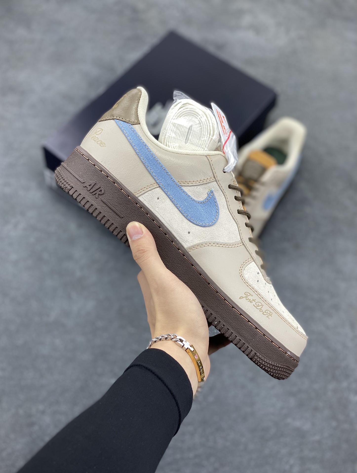 Nike Air Force 1 Low 蓝棕 空军一号低帮运动休闲板鞋 原楦头原纸板 打造纯正空军版型 专注外贸渠道 全掌内置蜂窝气垫 原盒配件 原厂中底钢印、拉帮完美 货号：HQ3458-142 尺码：36 36.5 37.5 38 38.5 39 40 40.5 41 42 42.5 43 44 44.5 45-选品中心