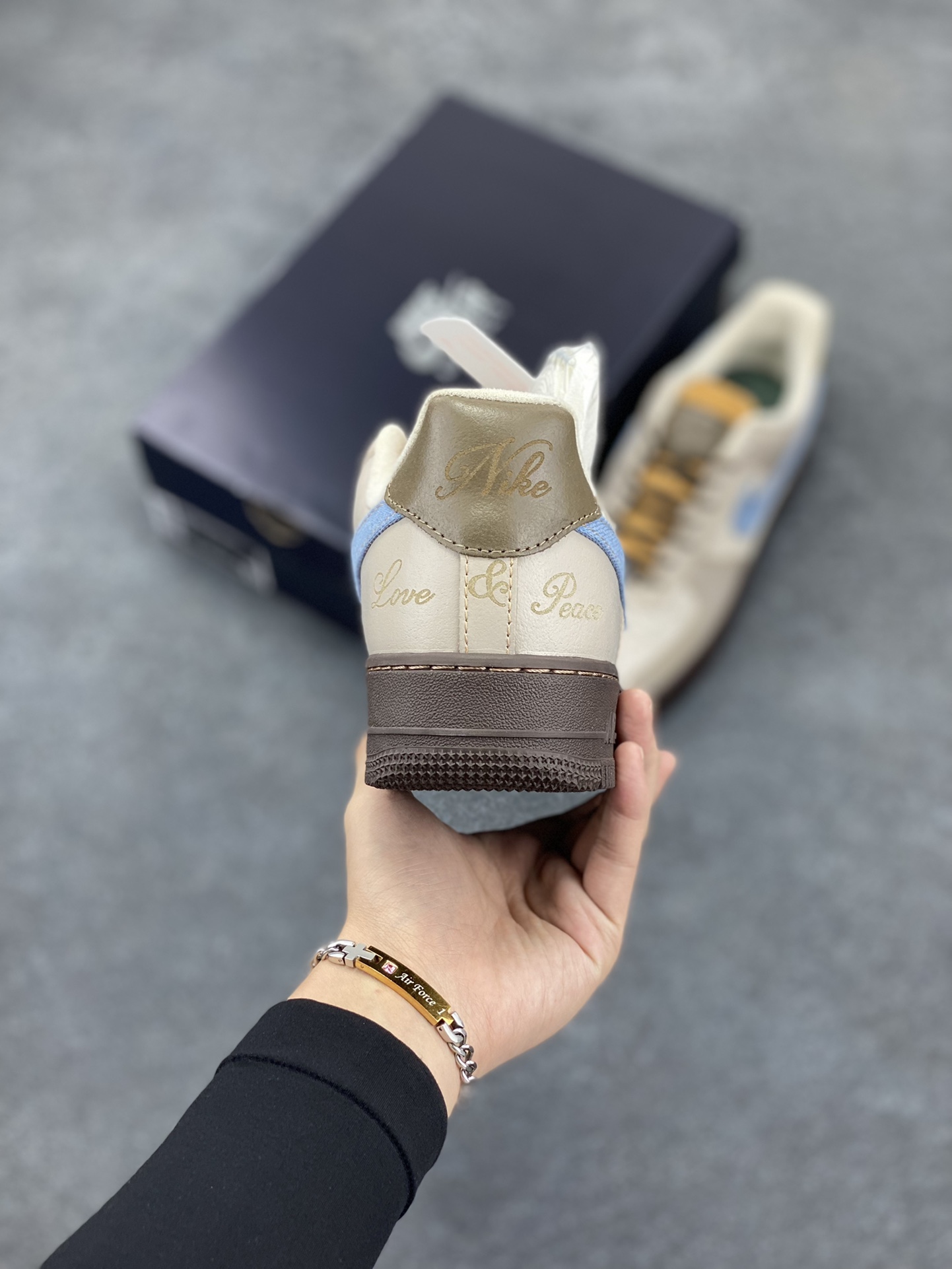 图片[4]-Nike Air Force 1 Low 蓝棕 空军一号低帮运动休闲板鞋 原楦头原纸板 打造纯正空军版型 专注外贸渠道 全掌内置蜂窝气垫 原盒配件 原厂中底钢印、拉帮完美 货号：HQ3458-142 尺码：36 36.5 37.5 38 38.5 39 40 40.5 41 42 42.5 43 44 44.5 45-选品中心