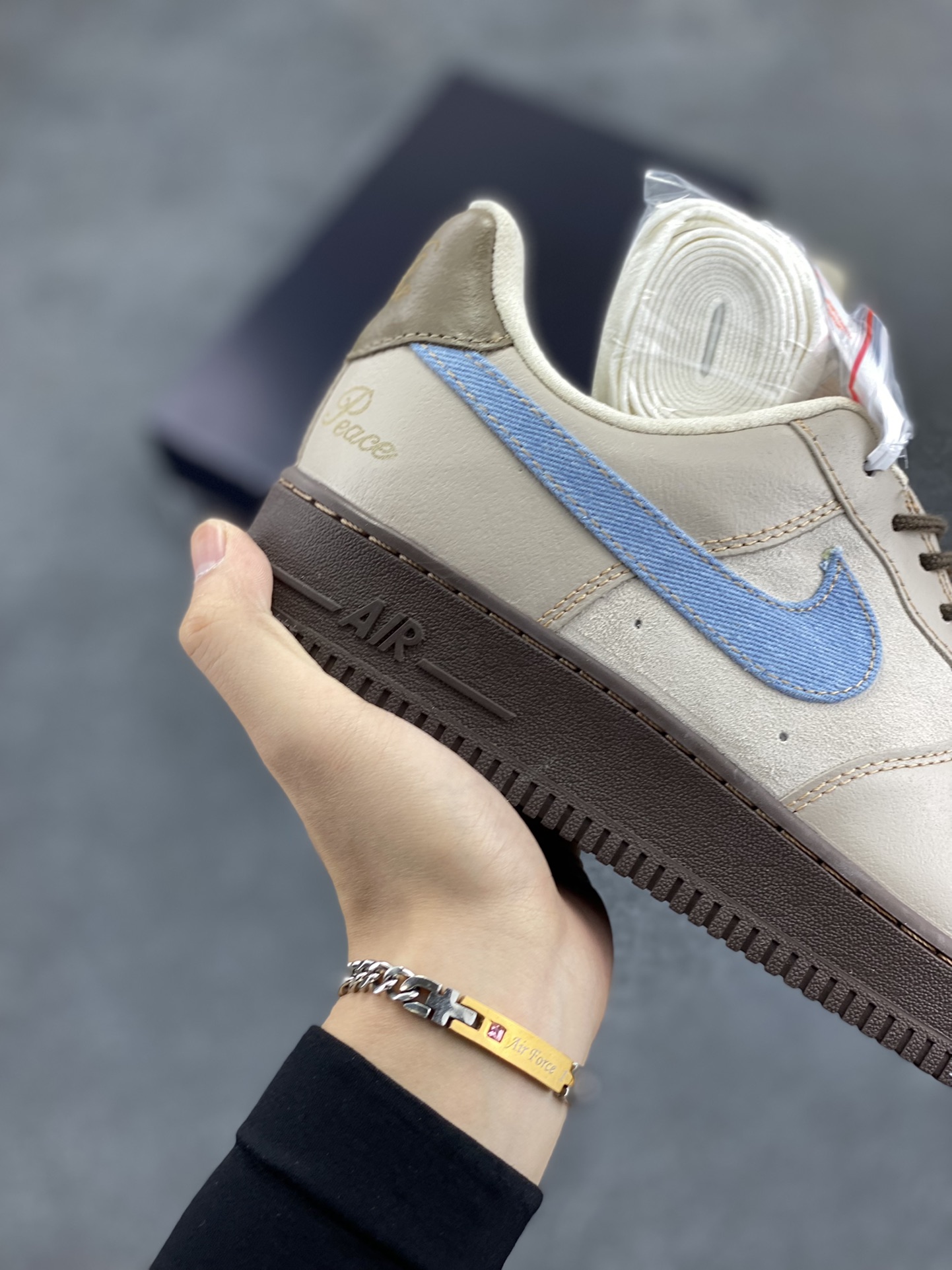 图片[6]-Nike Air Force 1 Low 蓝棕 空军一号低帮运动休闲板鞋 原楦头原纸板 打造纯正空军版型 专注外贸渠道 全掌内置蜂窝气垫 原盒配件 原厂中底钢印、拉帮完美 货号：HQ3458-142 尺码：36 36.5 37.5 38 38.5 39 40 40.5 41 42 42.5 43 44 44.5 45-选品中心
