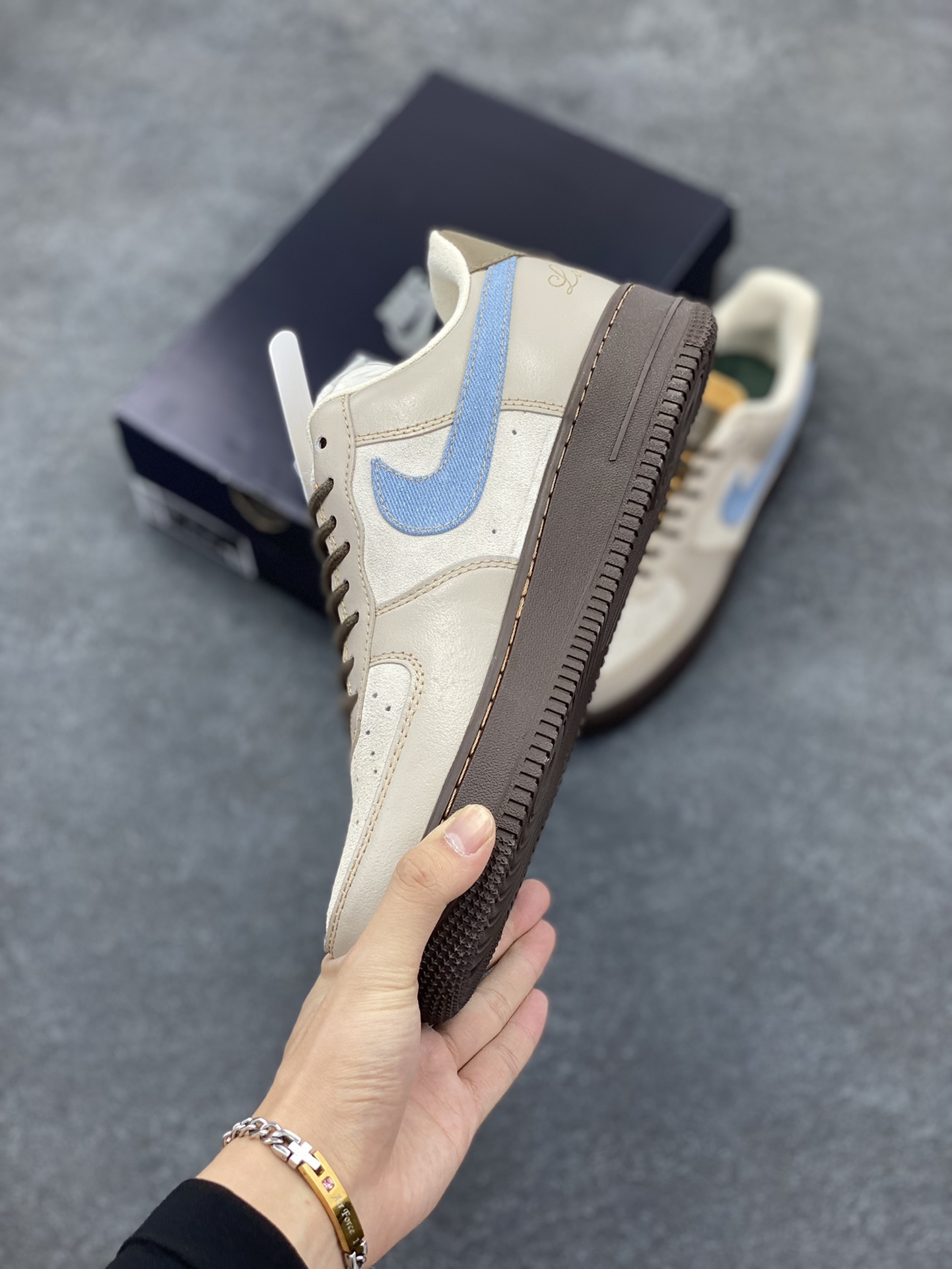 图片[3]-Nike Air Force 1 Low 蓝棕 空军一号低帮运动休闲板鞋 原楦头原纸板 打造纯正空军版型 专注外贸渠道 全掌内置蜂窝气垫 原盒配件 原厂中底钢印、拉帮完美 货号：HQ3458-142 尺码：36 36.5 37.5 38 38.5 39 40 40.5 41 42 42.5 43 44 44.5 45-选品中心