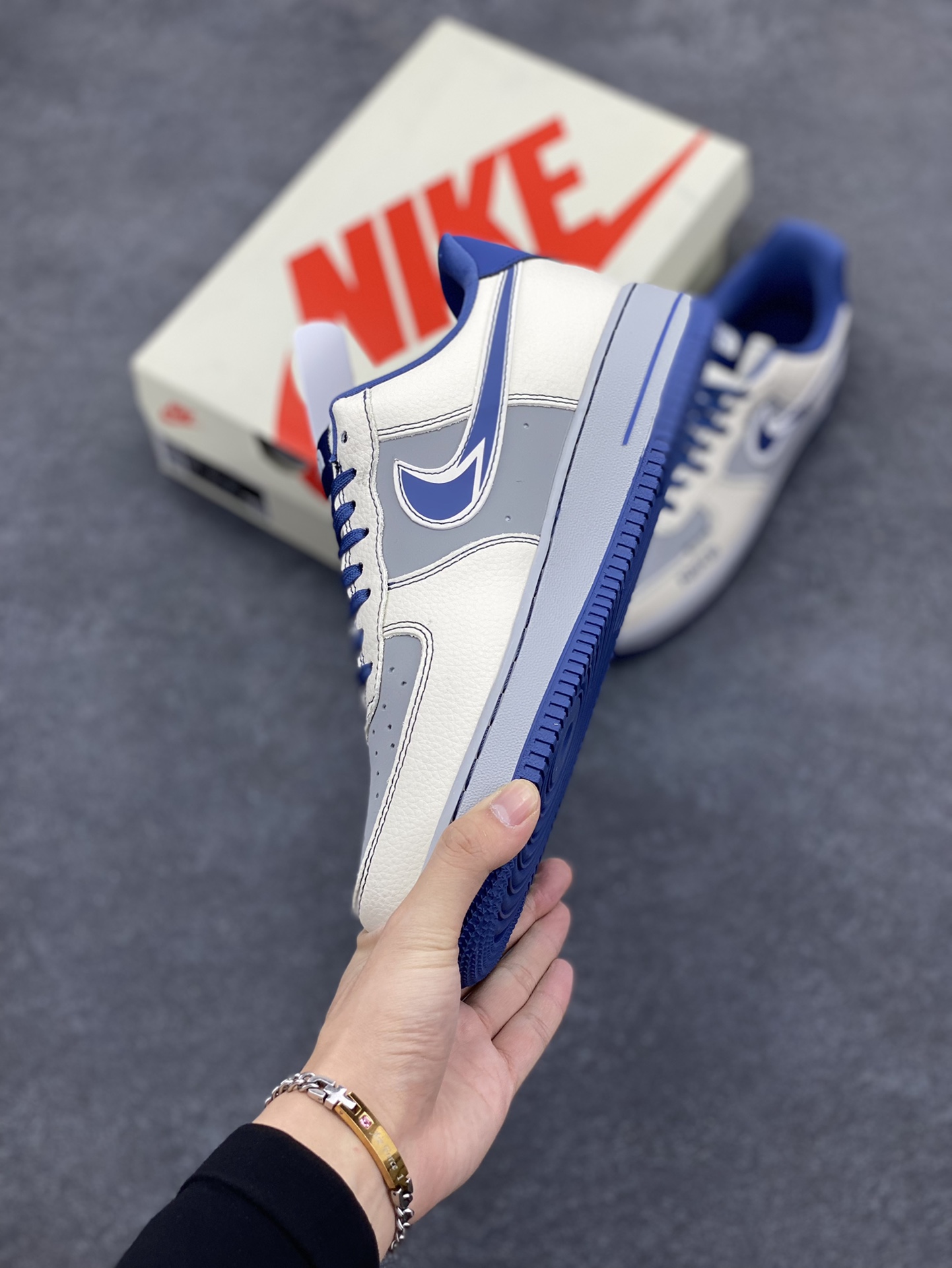 图片[3]-NIke Air Force 1 \’07 Low “北面石联名–蓝白灰”空军一号 低帮 运动鞋 休闲鞋 折边针车 工艺难度大 原楦头原纸板 原装鞋盒 定制五金配件 内置全掌气垫 原厂鞋底 货号：KK1988-016 尺码：36 36.5 37.5 38 38.5 39 40 40.5 41 42 42.5 43 44 44.5 45-选品中心