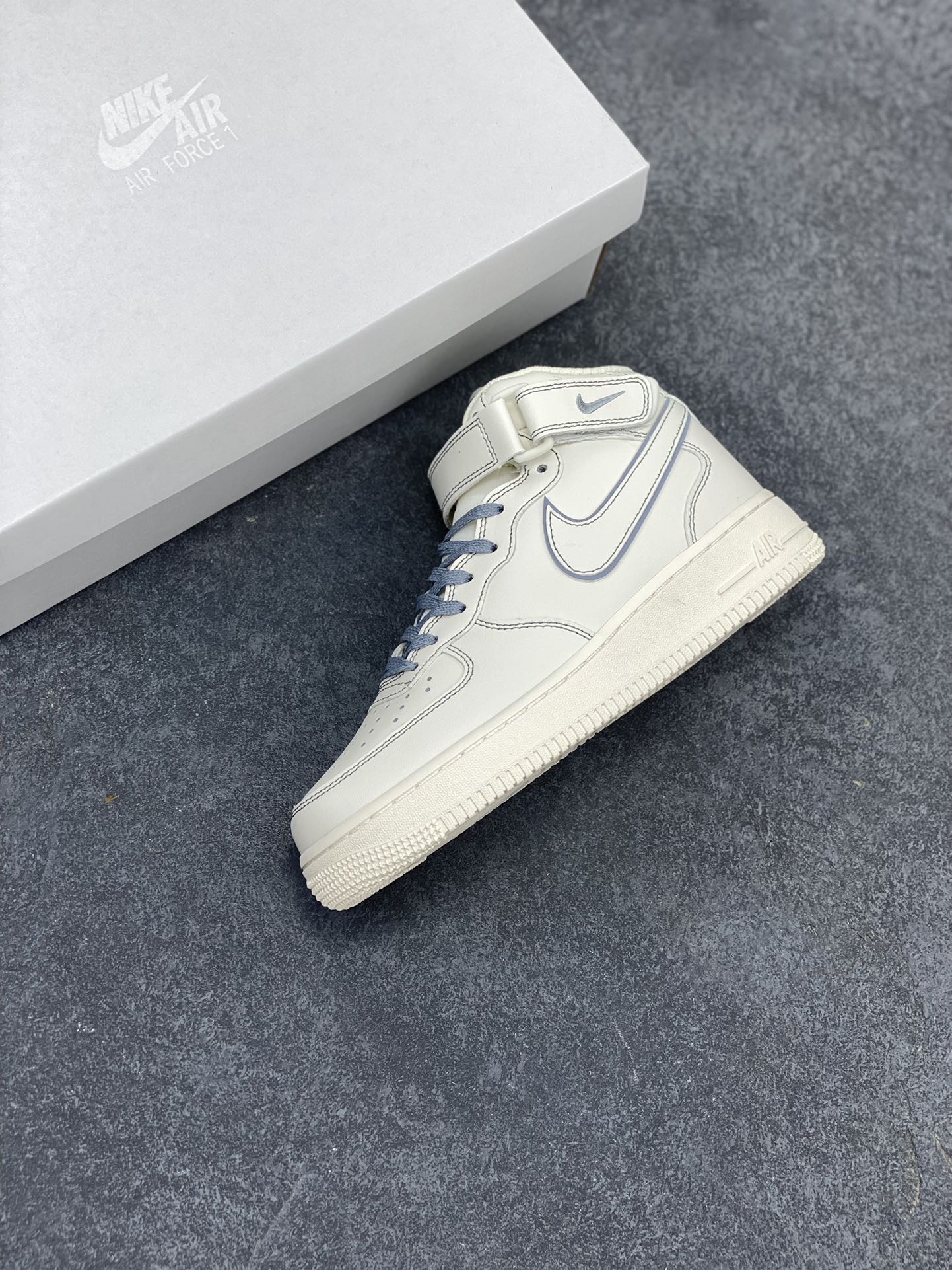 图片[7]-Nike Air Force 1 MID \’07 “兔八哥”米灰 满天星 中帮空军一号休闲板鞋 定制皮料 3M反光 原楦原纸板 纯正版型 清洁度完美 内置全掌气垫 货号：BY6899-691 尺码：36 36.5 37.5 38 38.5 39 40 40.5 41 42 42.5 43 44 44.5 45-选品中心