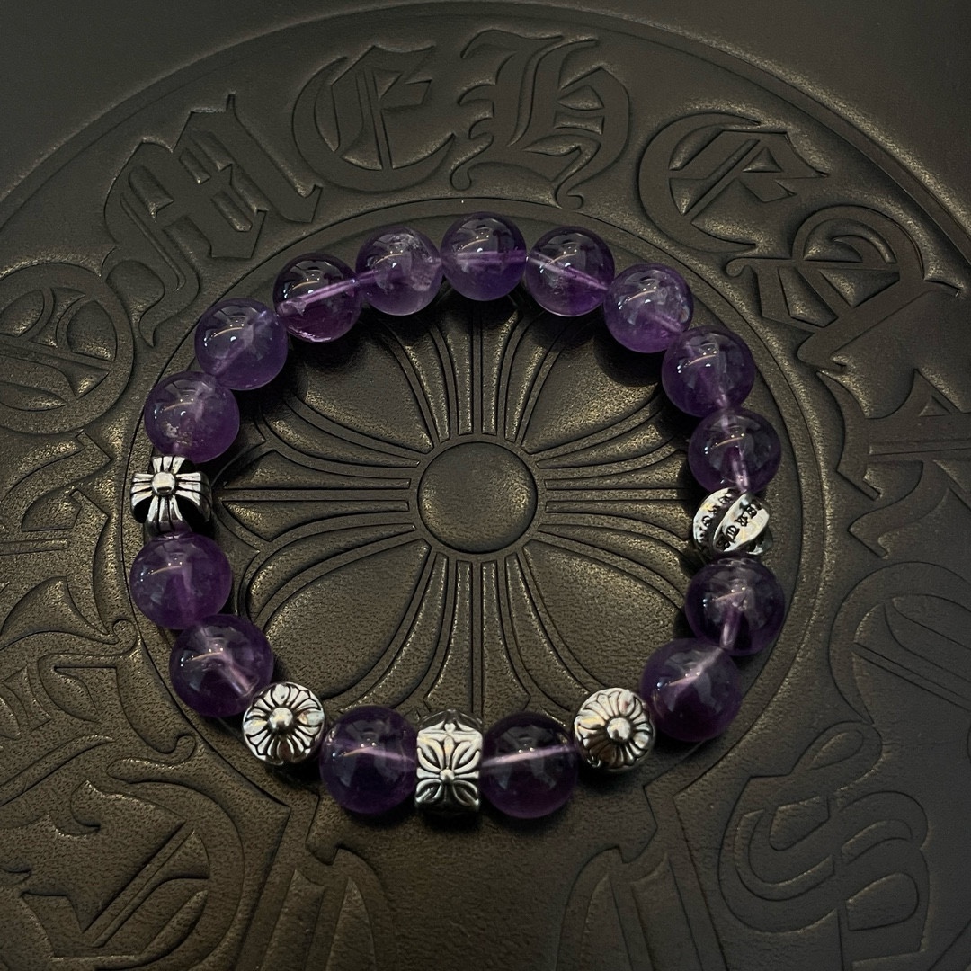 NO:107823,Batch New [Counter Quality] Chrome Hearts Croxin Classic retro multi-element purple water-to-be-bracelet bracelet, Kuaishou/ins/Little Red Book popular, different concave and convex and convex design styles present unique. Cross Scout flowers are Croxin's logo, so they last longer. Genuine version Chrome Hearts Croxin Difference to the market ordinary light version, match the quality of the version, look at the details of the letter printing, retro old gray oxygen level. Seiko version!  , jewelry boutique, chrome hearts, chrome hearts, bracelet19860909批 新款【专柜品质】Chrome Hearts克罗心 经典复古多元素紫色水遇手串手链 ,快手/ins/小红书热门,凹凸造型不同的花纹设计风格呈现出与众不同 十字架童军花是克罗心的标志 所以更经久不衰 正品打版Chrome Hearts克罗心 区别市场普通轻版 对版对标品质 看字印细节 复古做旧灰氧程度.精工版本！,饰品精品,chrome hearts,chrome hearts,bracelet,Jewelry