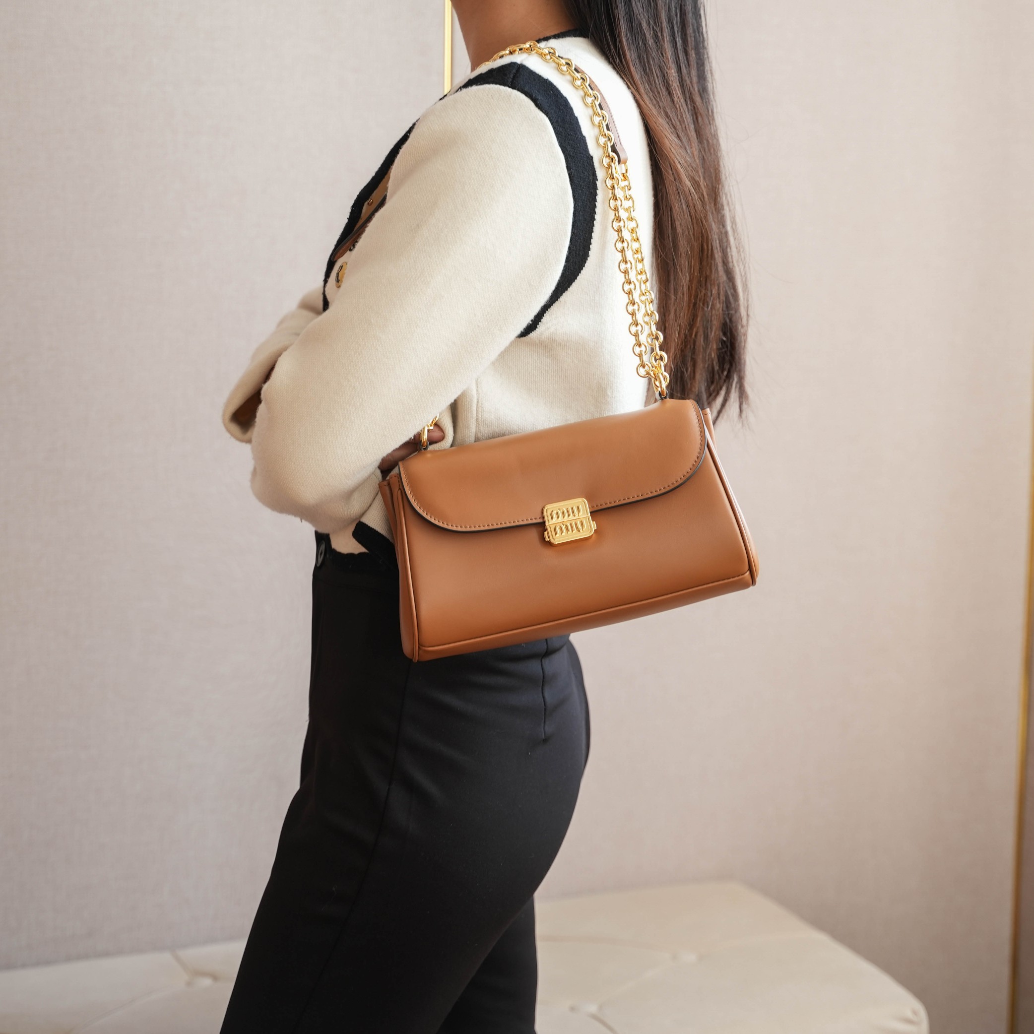 NO:204239,5BD266 (brown) upper body effect reference, MIUMIU, miumiu198609095BD266（棕色） 上身效果参考,MIUMIU,miumiu,Bag