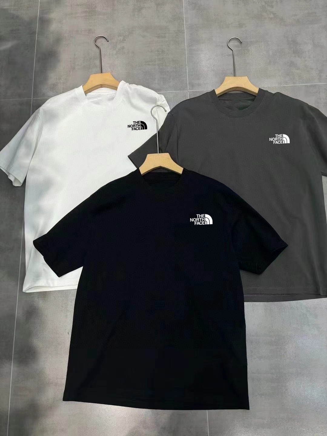 TNF’s North-System Co-Range Couples Shorts: Customizable, Stylish, Unisex, Premium Quality, Various Sizes, Colors - 图片 9