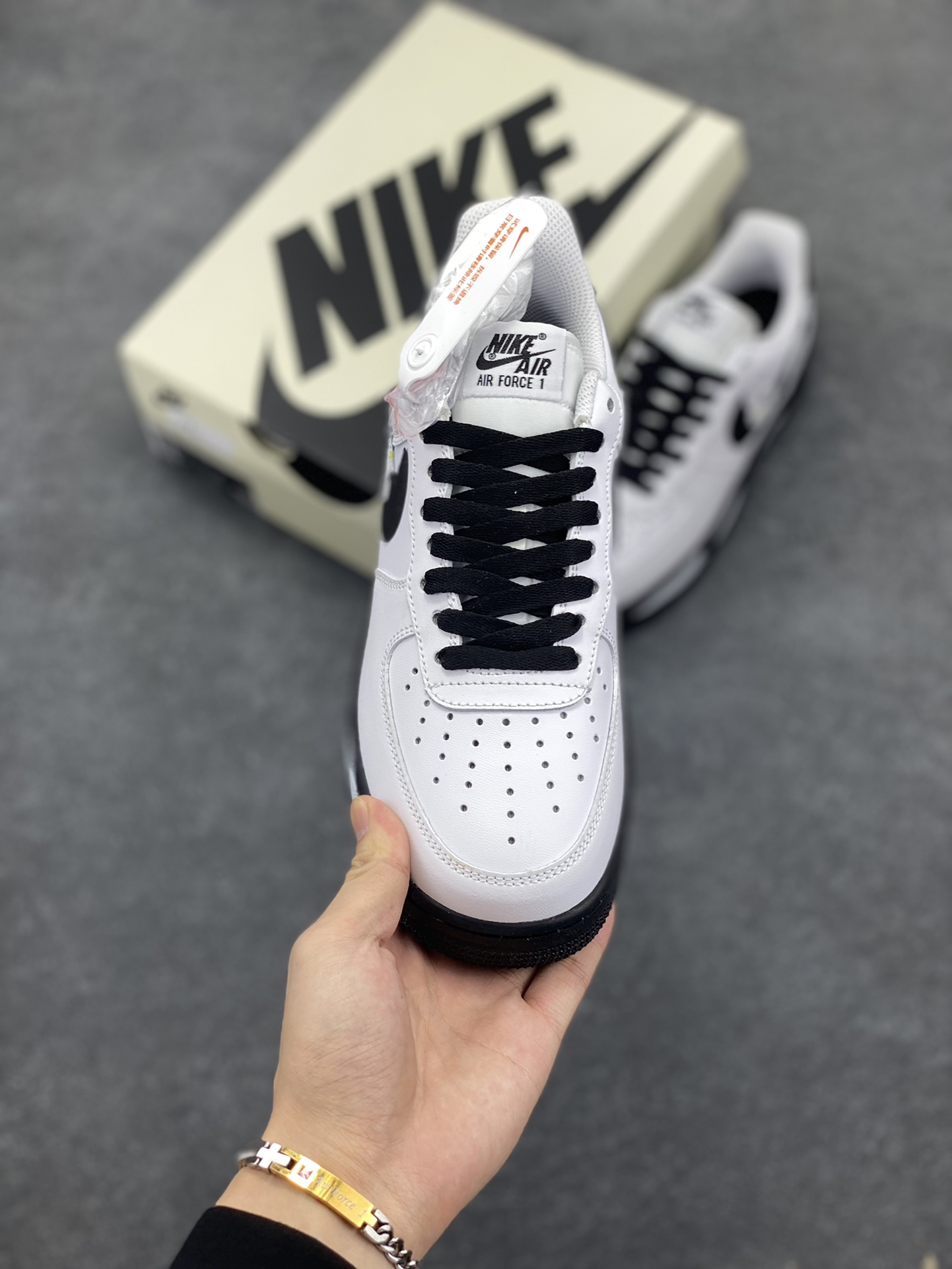 图片[2]-Nike Air Force 1 Low 小雏菊白黑 空军一号低帮运动休闲板鞋 原楦头原纸板 打造纯正空军版型#专注外贸渠道 全掌内置蜂窝气垫 #原盒配件 原厂中底钢印、拉帮完美 货号：CK7663-102 尺码：36 36.5 37.5 38 38.5 39 40 40.5 41 42 42.5 43 44 44.5 45-选品中心