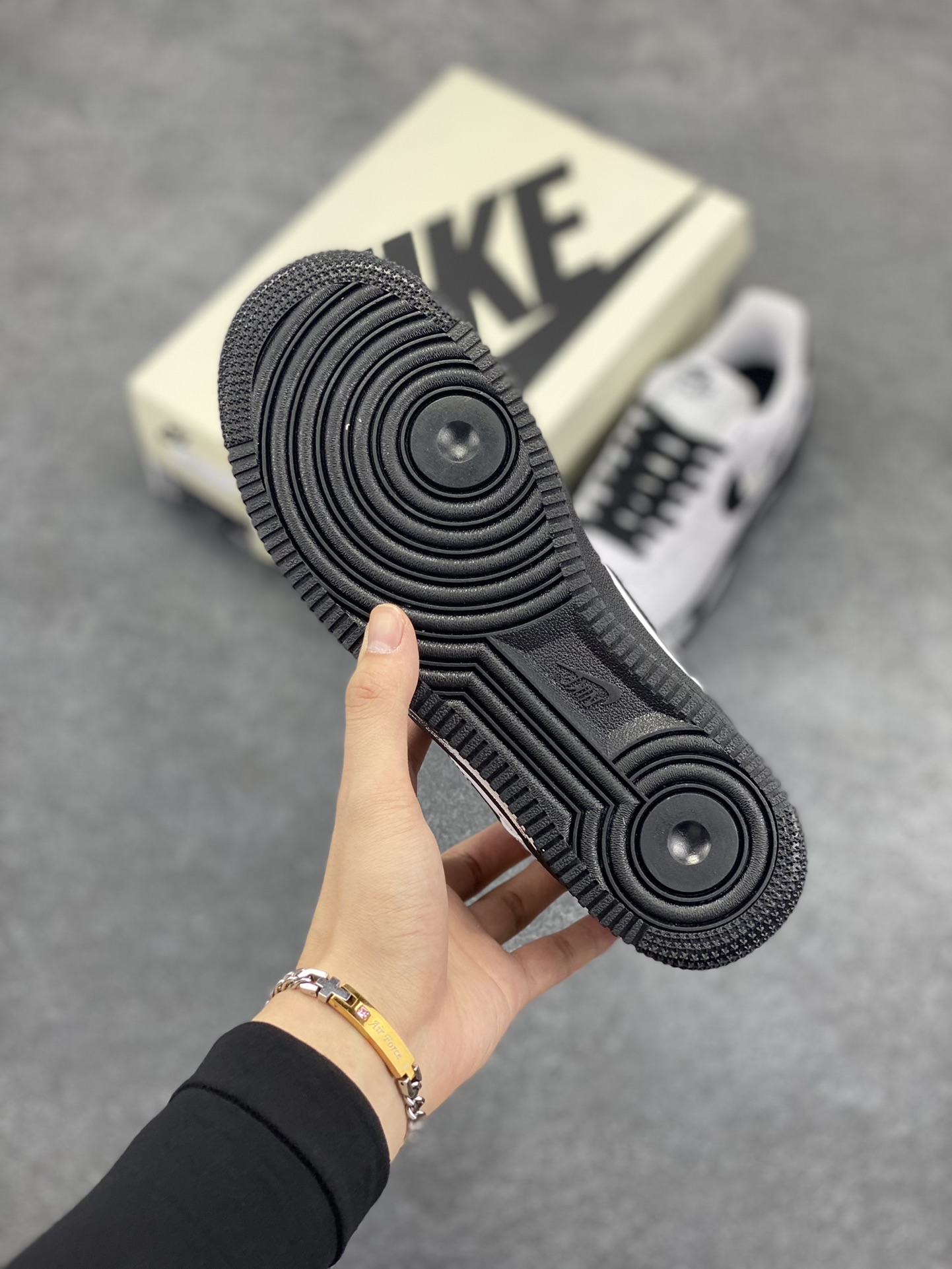 图片[5]-Nike Air Force 1 Low 小雏菊白黑 空军一号低帮运动休闲板鞋 原楦头原纸板 打造纯正空军版型#专注外贸渠道 全掌内置蜂窝气垫 #原盒配件 原厂中底钢印、拉帮完美 货号：CK7663-102 尺码：36 36.5 37.5 38 38.5 39 40 40.5 41 42 42.5 43 44 44.5 45-选品中心