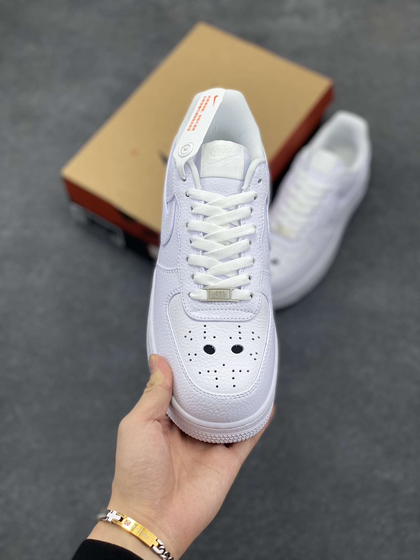 图片[2]-Nike Air Force 1 Low 万圣节荔枝纹 空军一号低帮运动休闲板鞋 原楦头原纸板 打造纯正空军版型#专注外贸渠道 全掌内置蜂窝气垫 #原盒配件 原厂中底钢印、拉帮完美 货号：DIB4025-100 尺码：36 36.5 37.5 38 38.5 39 40 40.5 41 42 42.5 43 44 44.5 45-选品中心