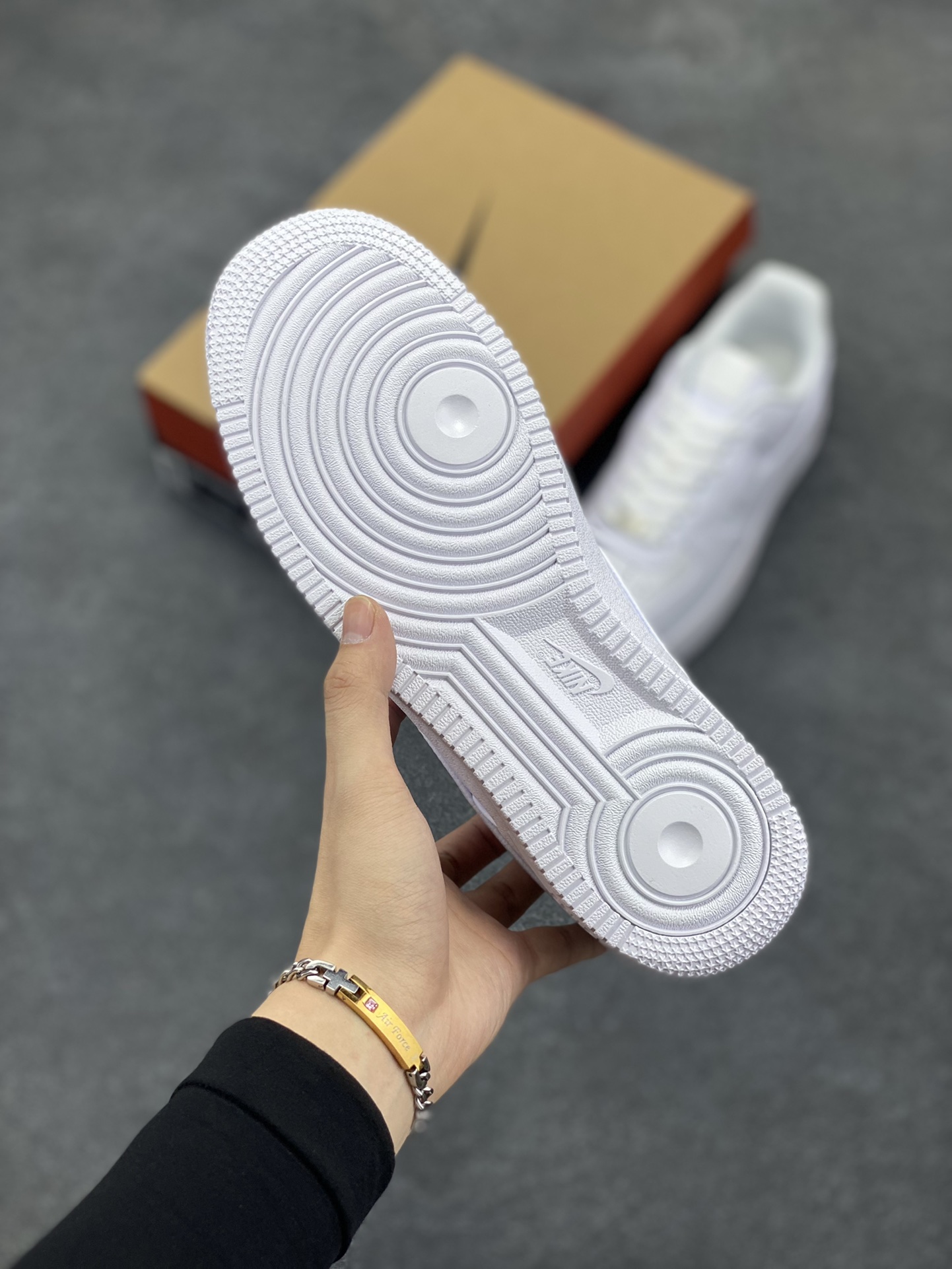 图片[5]-Nike Air Force 1 Low 万圣节荔枝纹 空军一号低帮运动休闲板鞋 原楦头原纸板 打造纯正空军版型#专注外贸渠道 全掌内置蜂窝气垫 #原盒配件 原厂中底钢印、拉帮完美 货号：DIB4025-100 尺码：36 36.5 37.5 38 38.5 39 40 40.5 41 42 42.5 43 44 44.5 45-选品中心