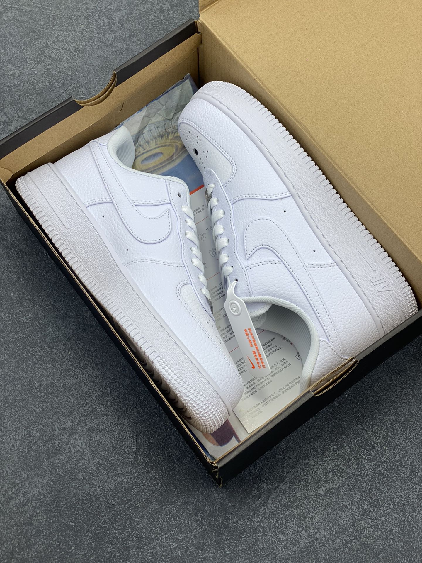 图片[9]-Nike Air Force 1 Low 万圣节荔枝纹 空军一号低帮运动休闲板鞋 原楦头原纸板 打造纯正空军版型#专注外贸渠道 全掌内置蜂窝气垫 #原盒配件 原厂中底钢印、拉帮完美 货号：DIB4025-100 尺码：36 36.5 37.5 38 38.5 39 40 40.5 41 42 42.5 43 44 44.5 45-选品中心